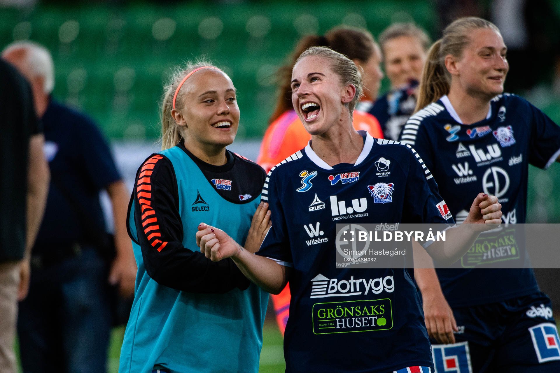Linköpings Alva Selerud och Natasha Dowie jublar