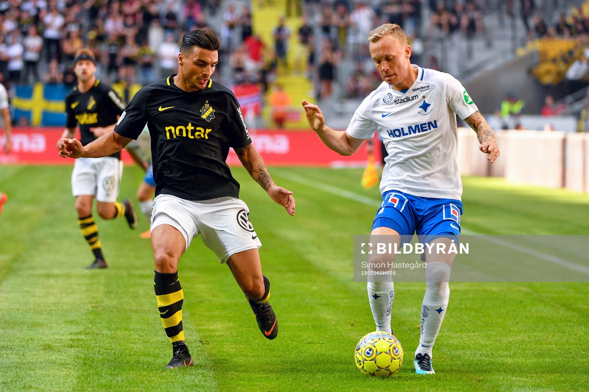 s Ahmed Yasin och Norrköpings Gudmundur Thorarinsson