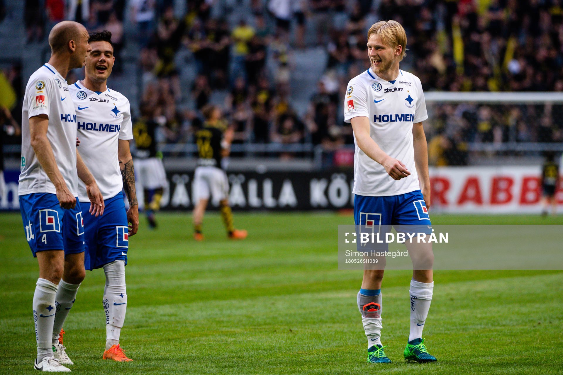 Norrköpings Andreas Johansson och Kalle Holmberg efter fotbollsmatchen i Allsvenskan mellan AIK och Norrköping den 26 maj 2018 i Stockholm.