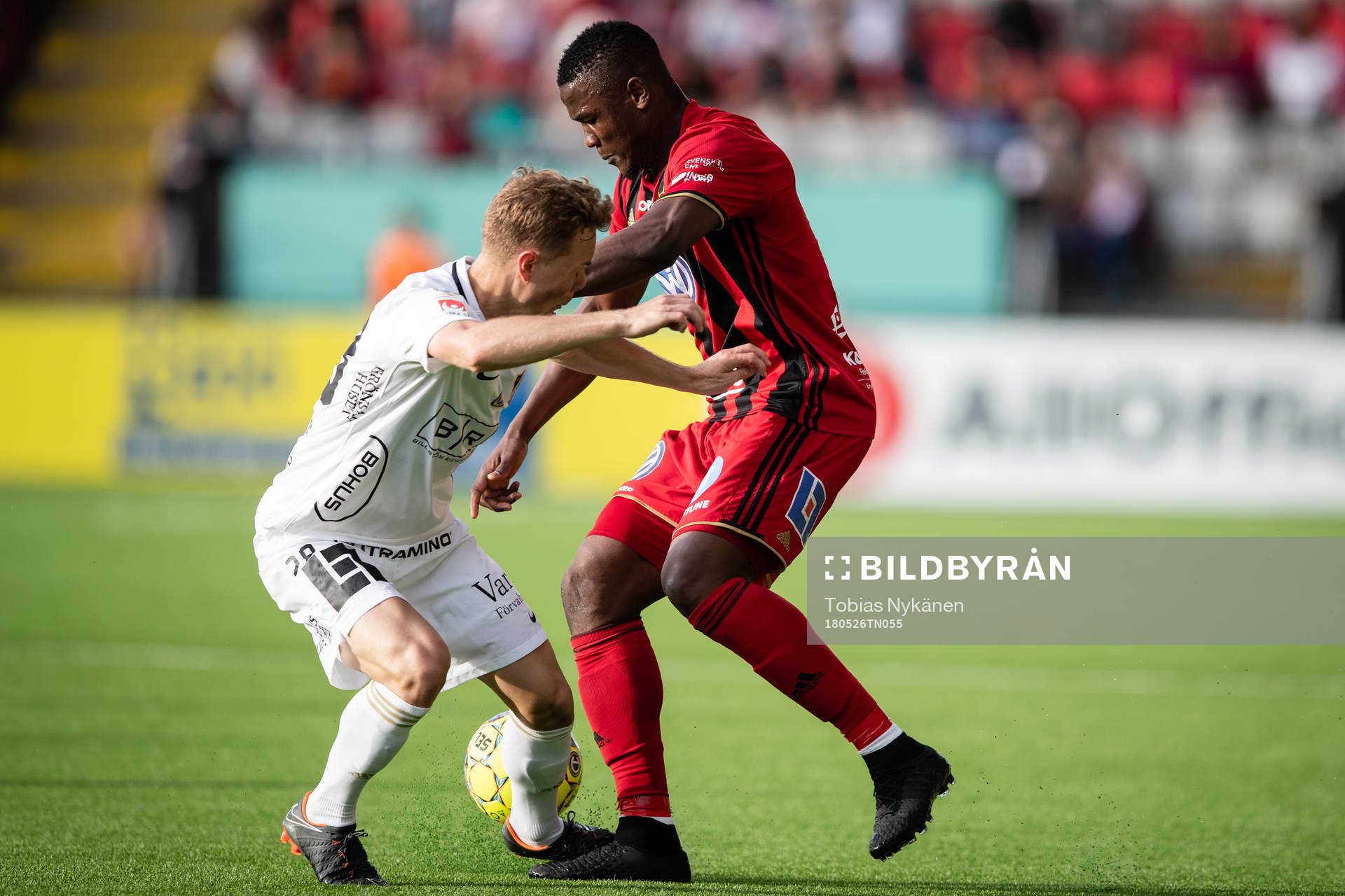 Östersunds Alhaji Gero mot Häckens Adam Andersson