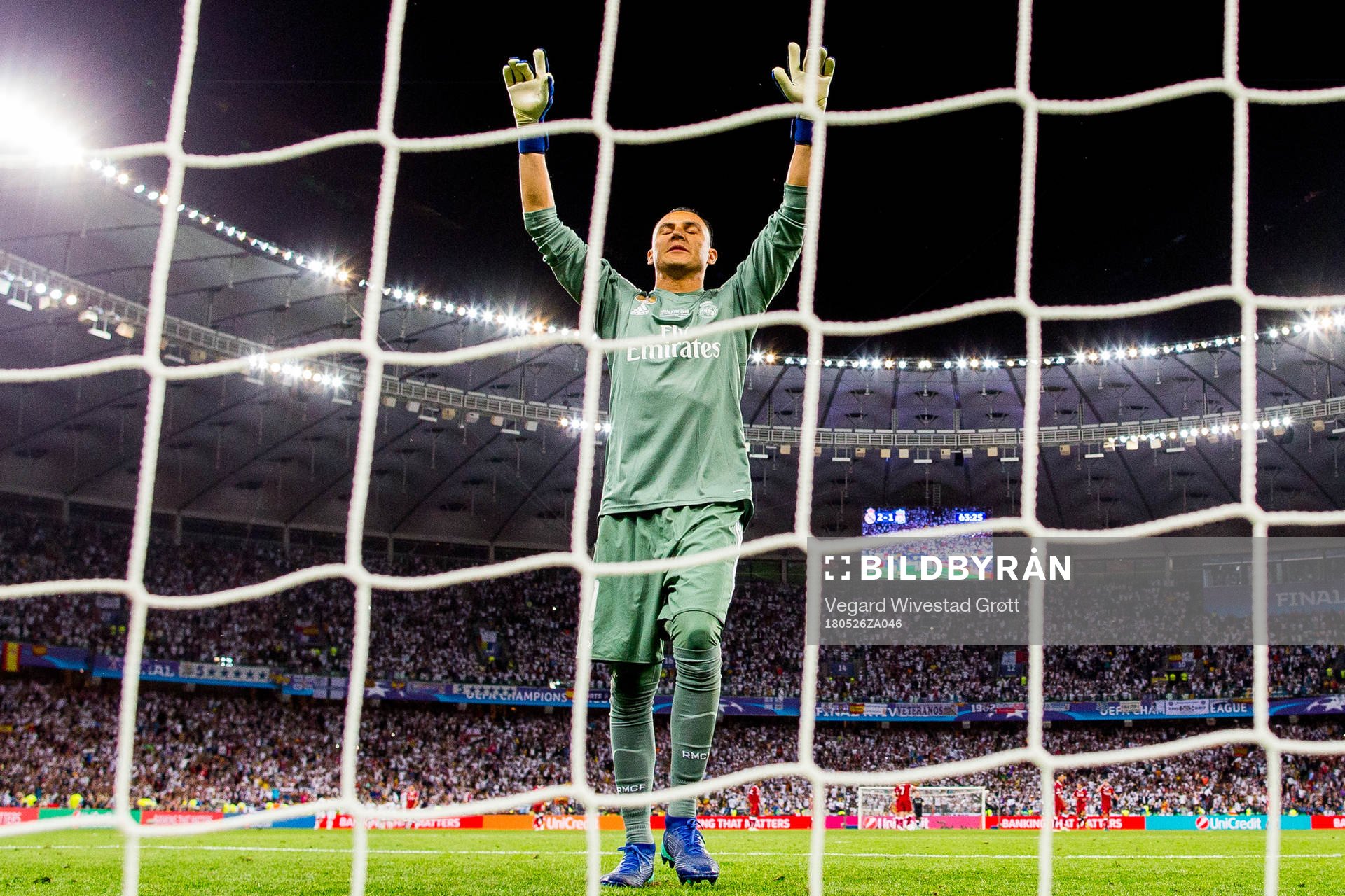 Goalkeeper Keylor Navas of Real Madrid celebrates 2-1