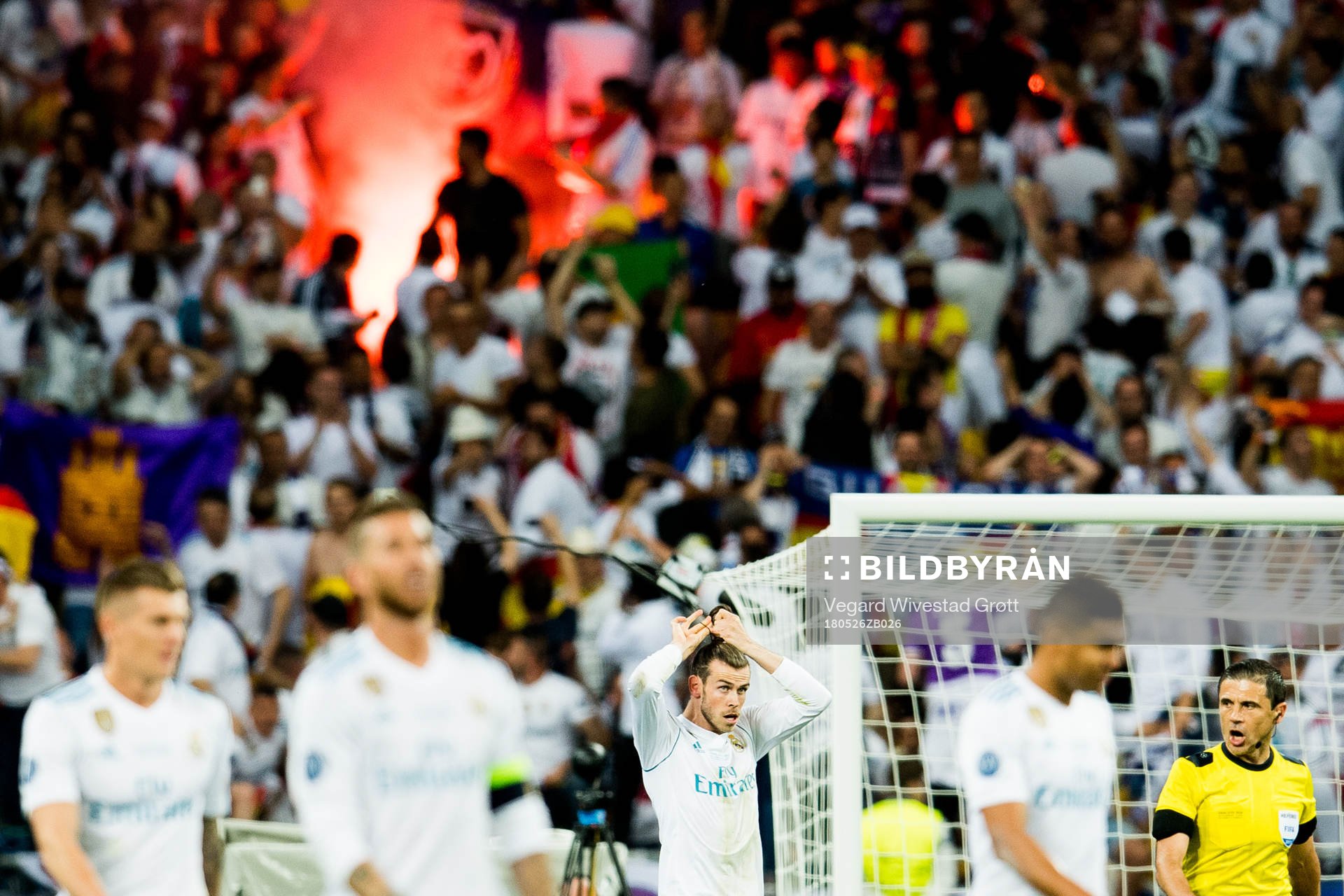 Gareth Bale of Real Madrid celebrates 2-1