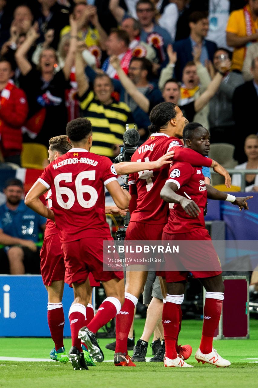 Sadio Mané celebrates with Georginio Wijnaldum, Trent