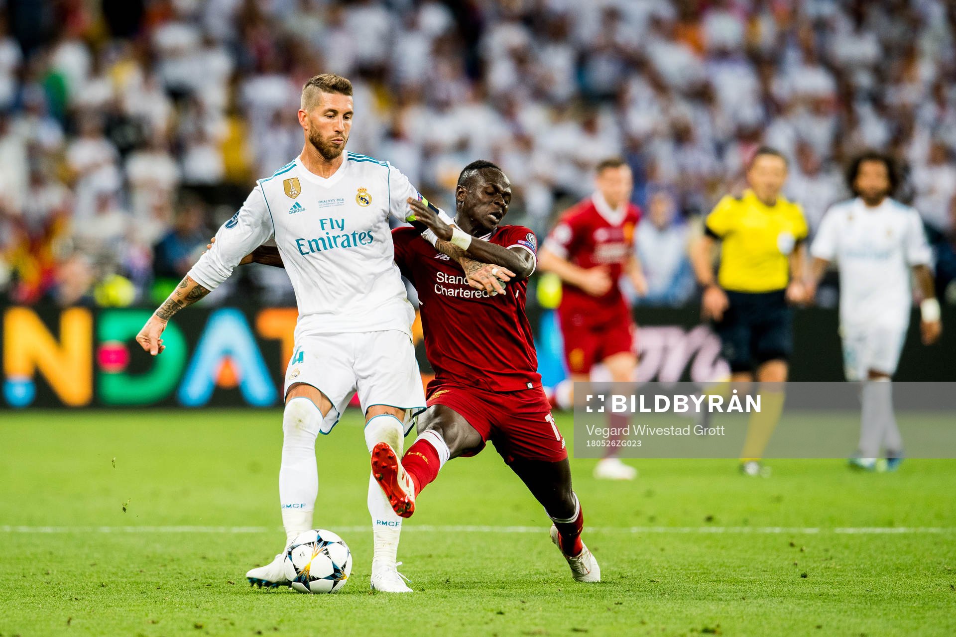 Sergio Ramos of Real Madrid and Sadio Mané of Liverpool