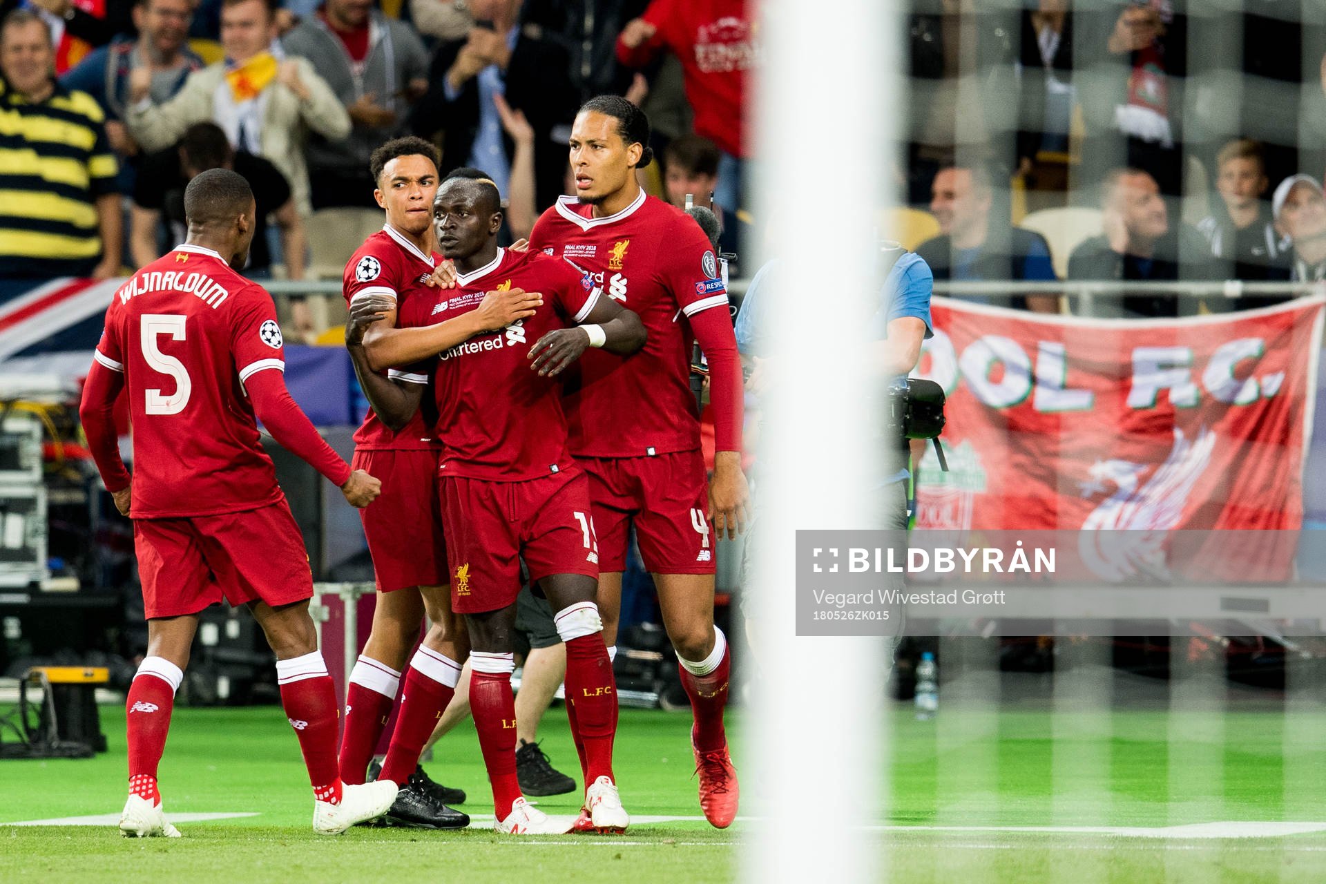 Sadio Mané celebrates with Georginio Wijnaldum, Trent