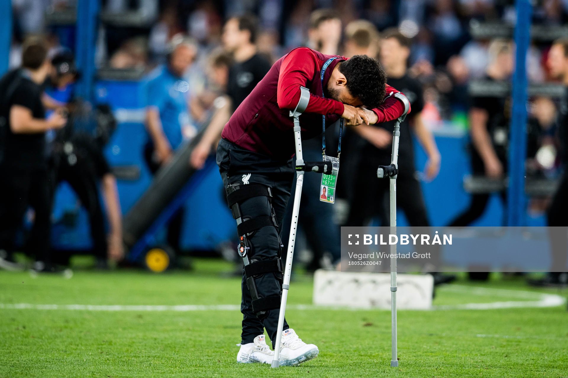 Alex Oxlade-Chamberlain of Liverpool looks dejected