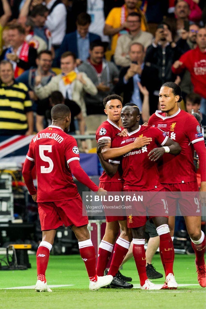 Sadio Mané celebrates with Georginio Wijnaldum, Trent