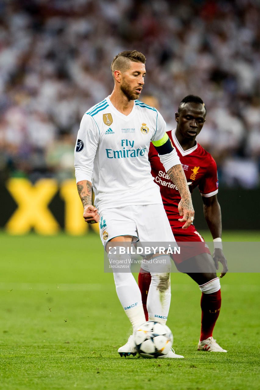 Sergio Ramos of Real Madrid and Sadio Mané of Liverpool
