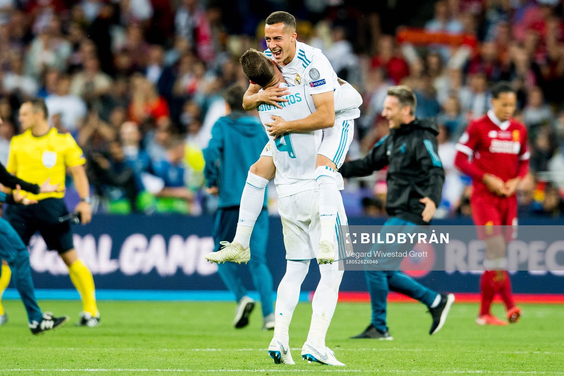 Sergio Ramos and Lucas Vazquez of Real Madrid celebrate at