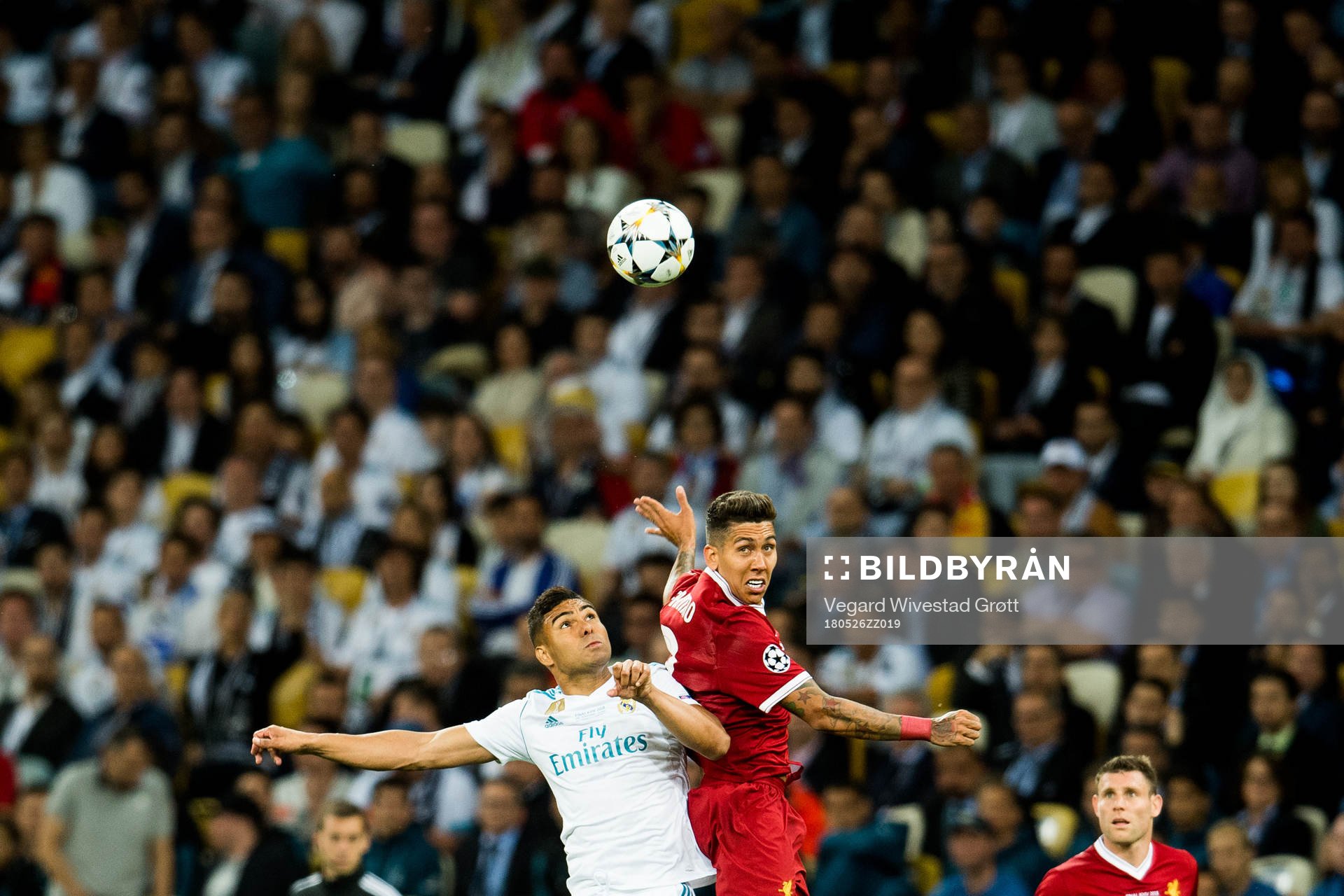 Casemiro of Real Madrid and Roberto Firmino of Liverpool during the UEFA Champions League final between Real Madrid and Liverpool on May 26, 2018 in Kyiv.