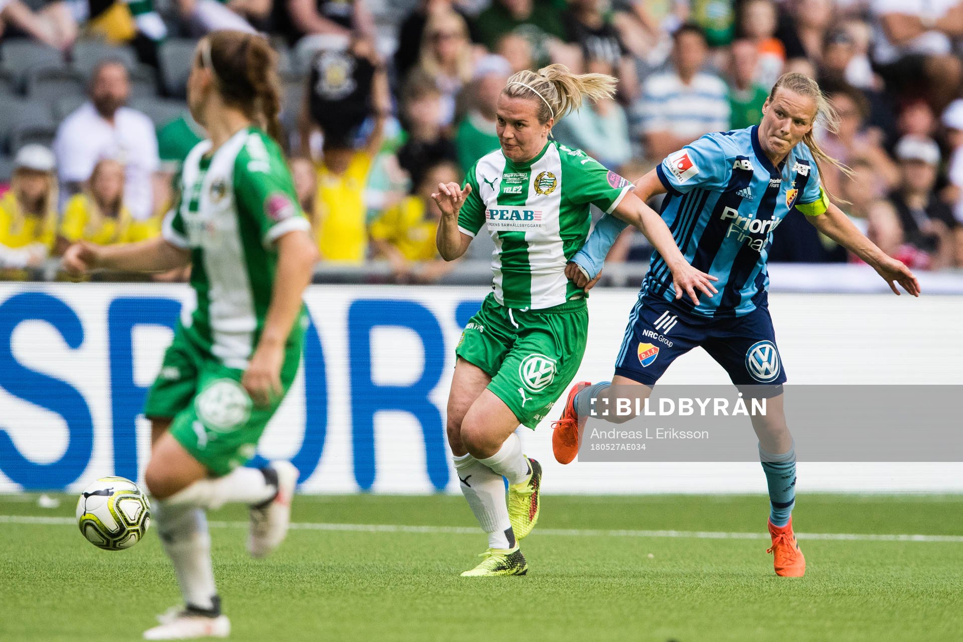 Hammarbys Frida Sjöberg jagas av Djurgårdens Michaela van