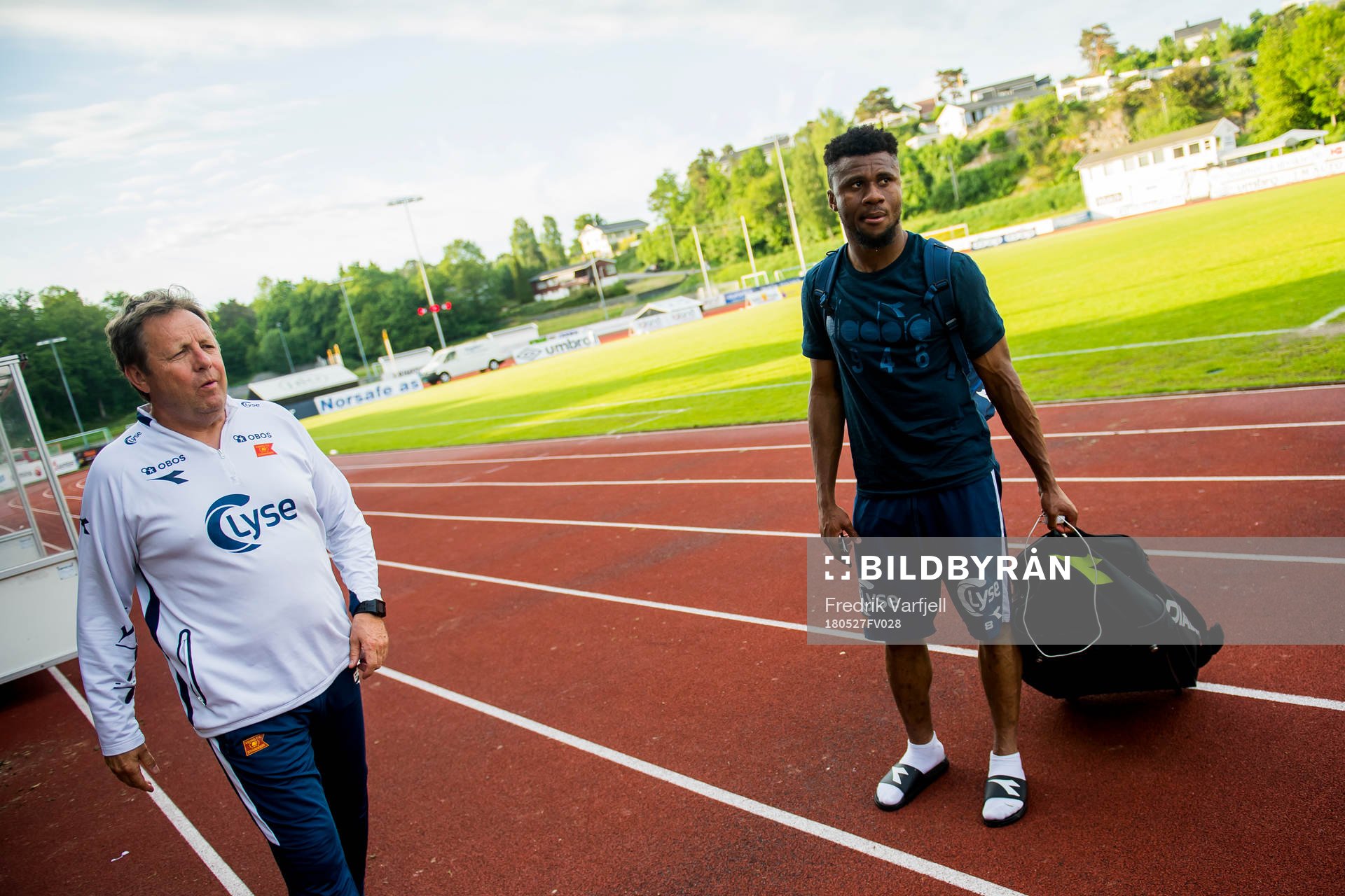 Bjarne Berntsen, head coach of Viking, and Aniekpeno Udoh