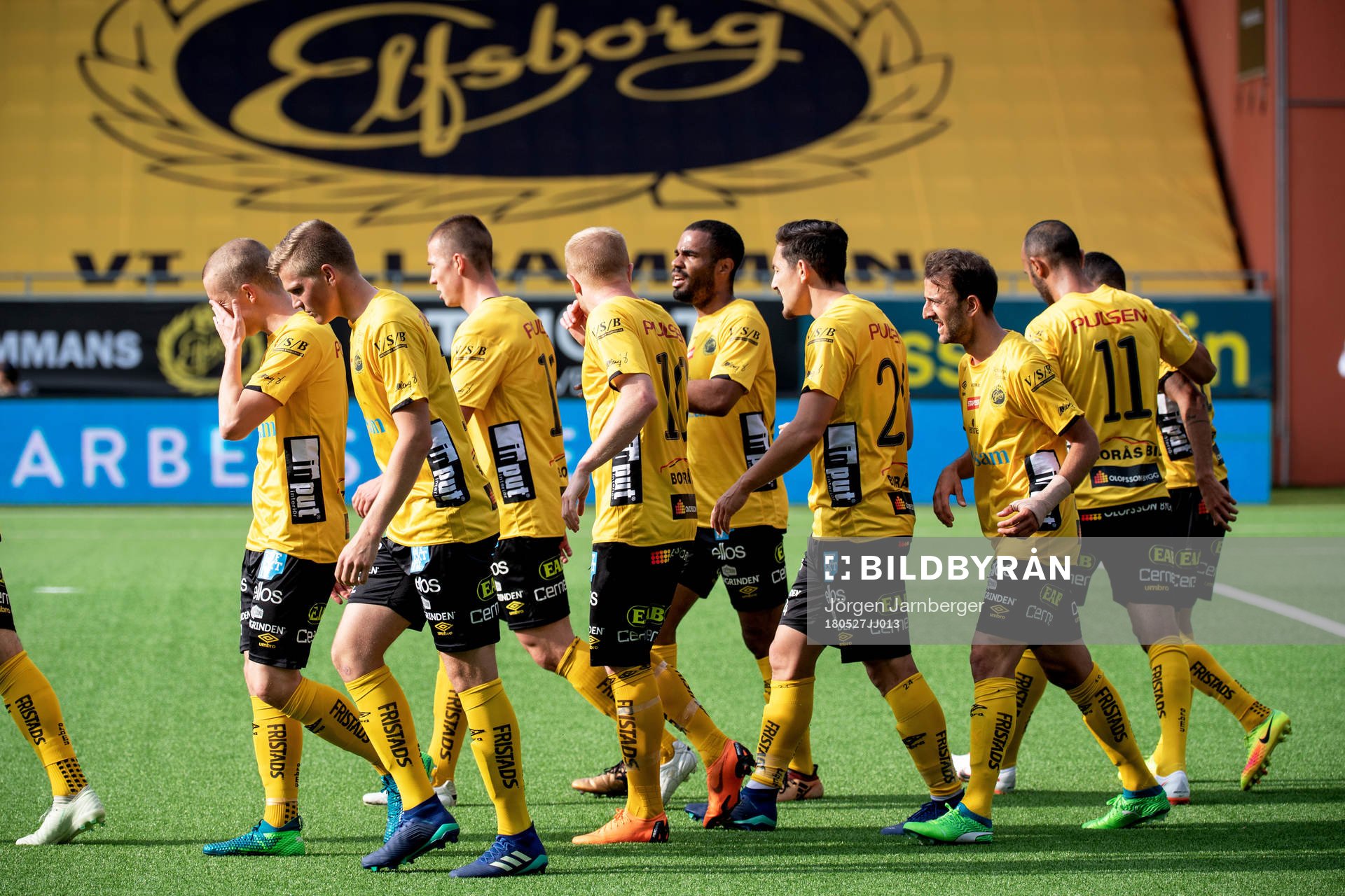 Elfsborgs Simon Lundevall jublar med lagkamrater