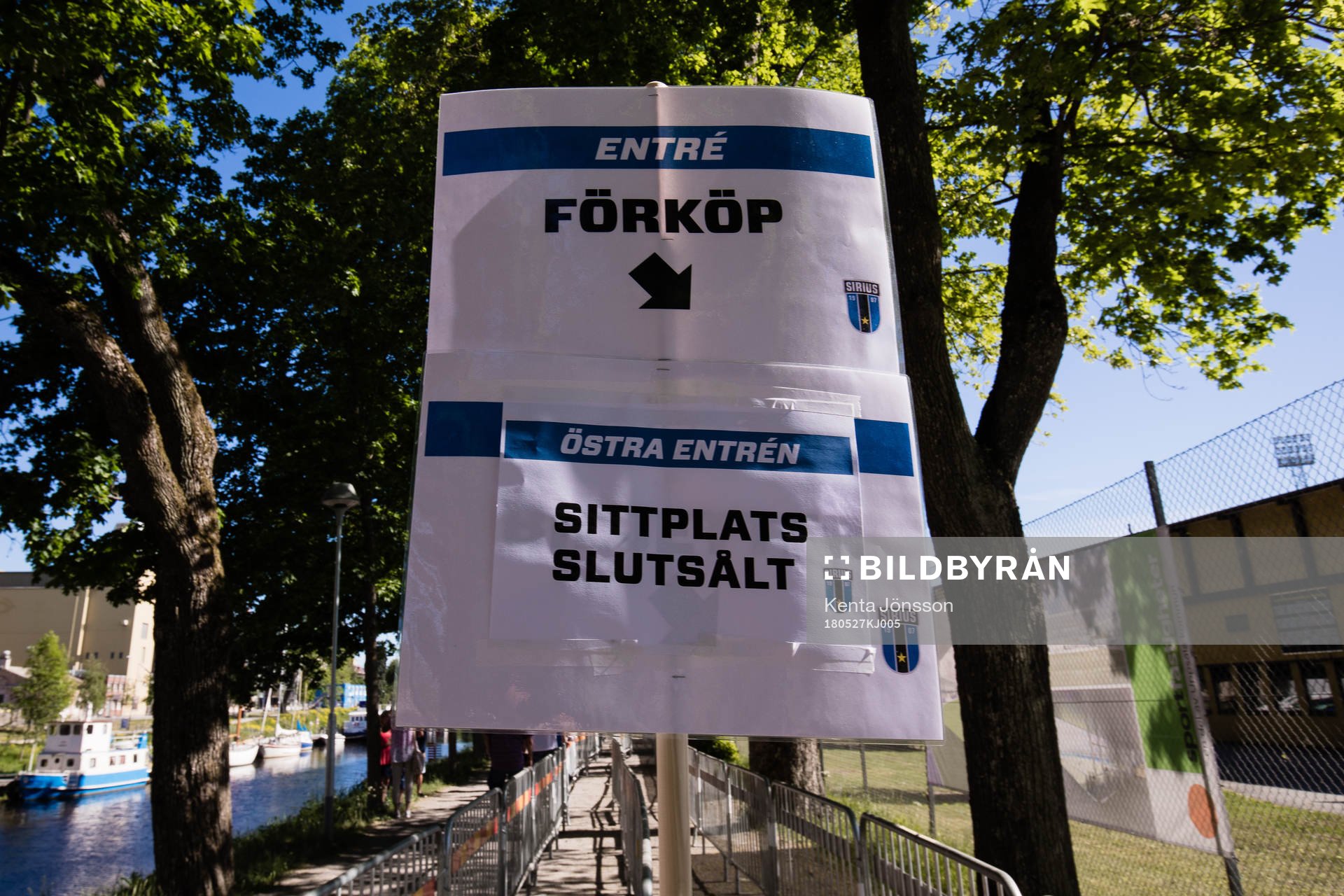 En skylt aviserar om slutsålt på östra läktaren på