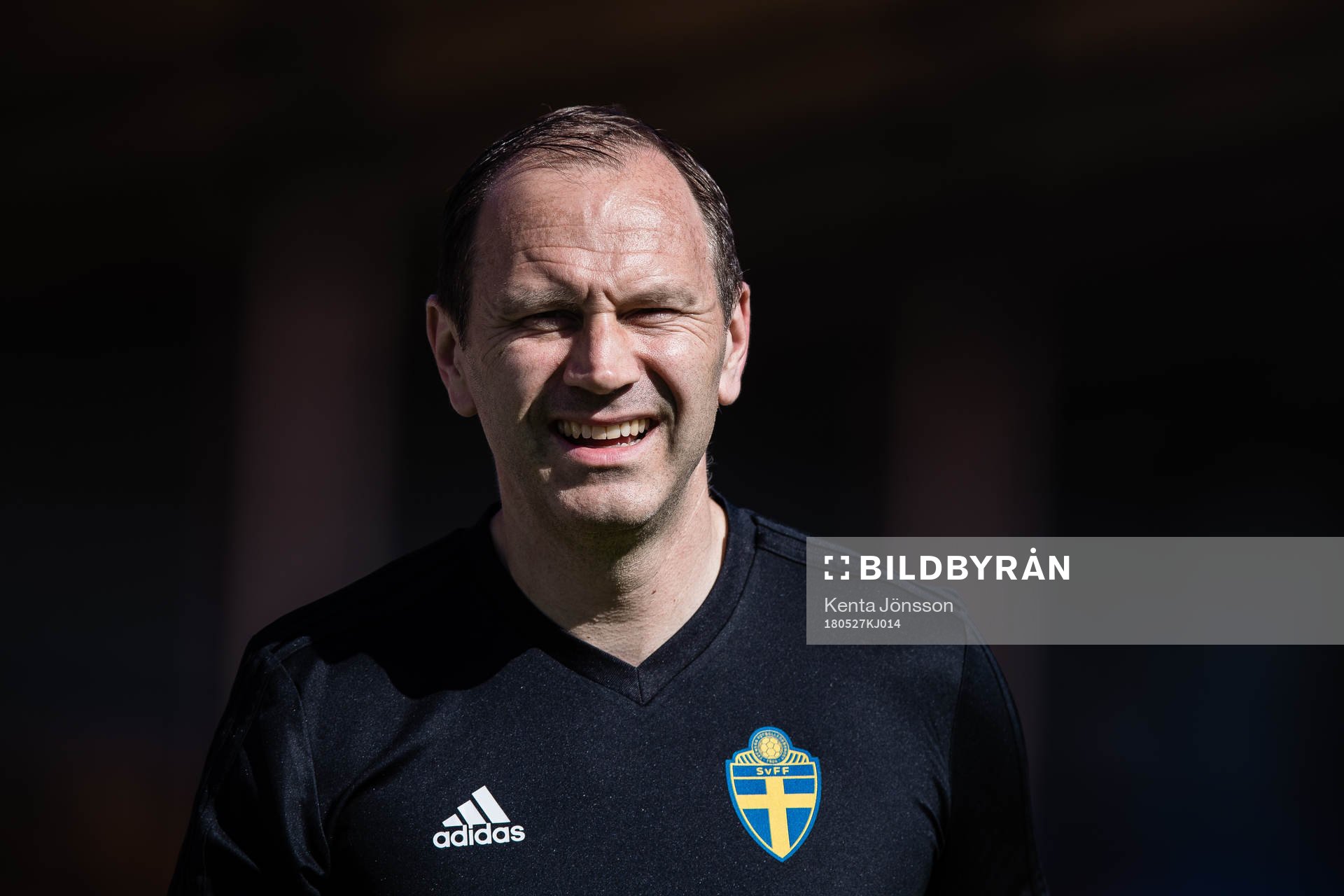 Domare Jonas Eriksson innan fotbollsmatchen i Allsvenskan