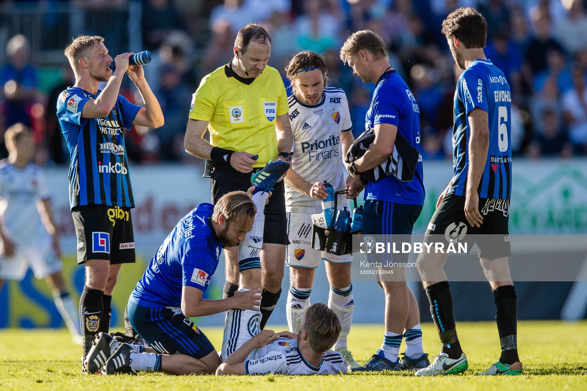 Djurgårdens Jacob Une Larsson har skadat sig