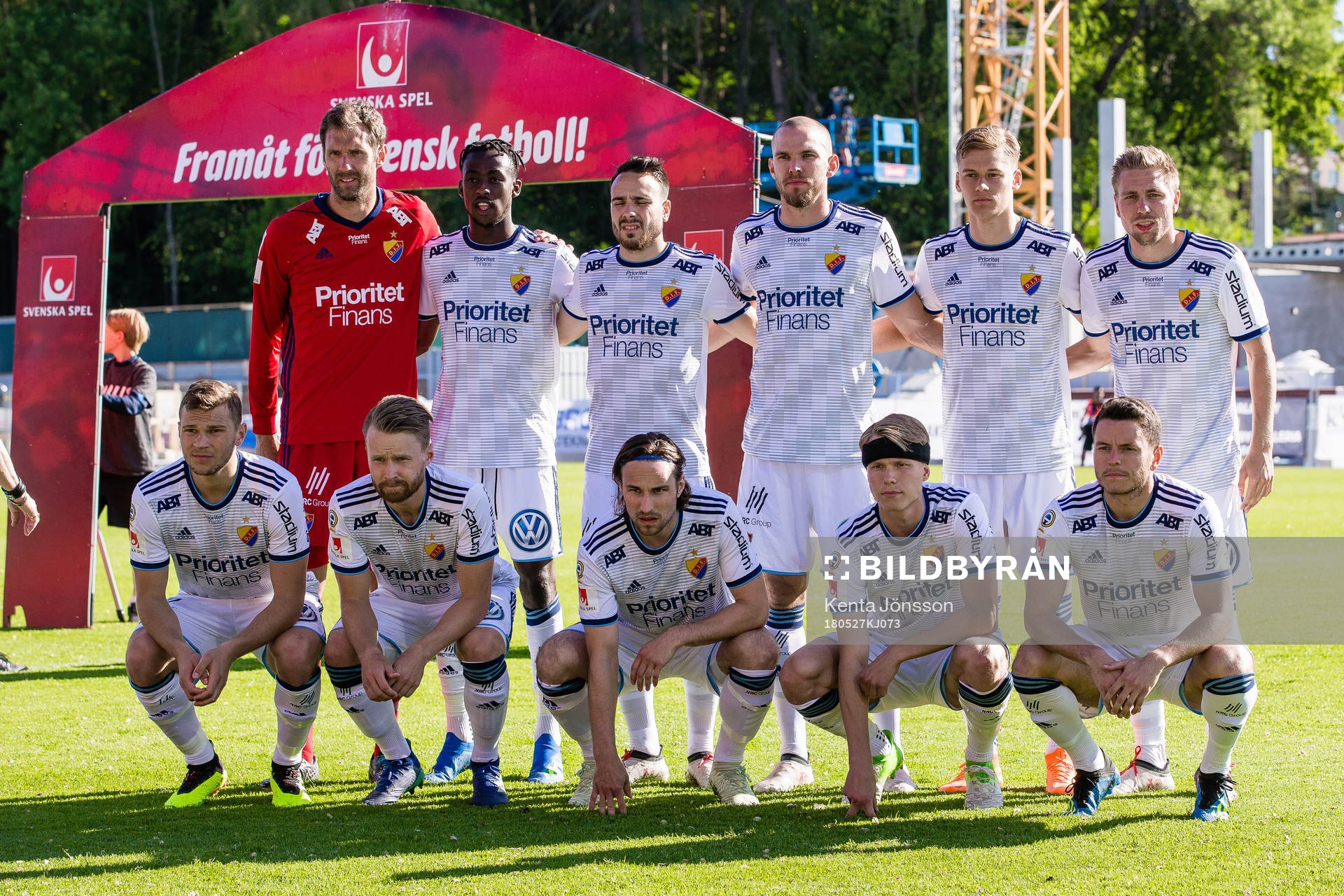 Djurgårdens startelva med målvakt Andreas Isaksson , Philana Tinotenda Kadewere , Dzenis Kozica , Marcus Danielson , Felix Beijmo , Jonathan Ring , Jesper Karlström , Jacob Une Larsson , Kevin Walker , Jonathan Augustinsson och Kerim Mrabti innan fotbollsmatchen i Allsvenskan mellan Sirius och Djurgården den 27 Maj 2018 i Uppsala.