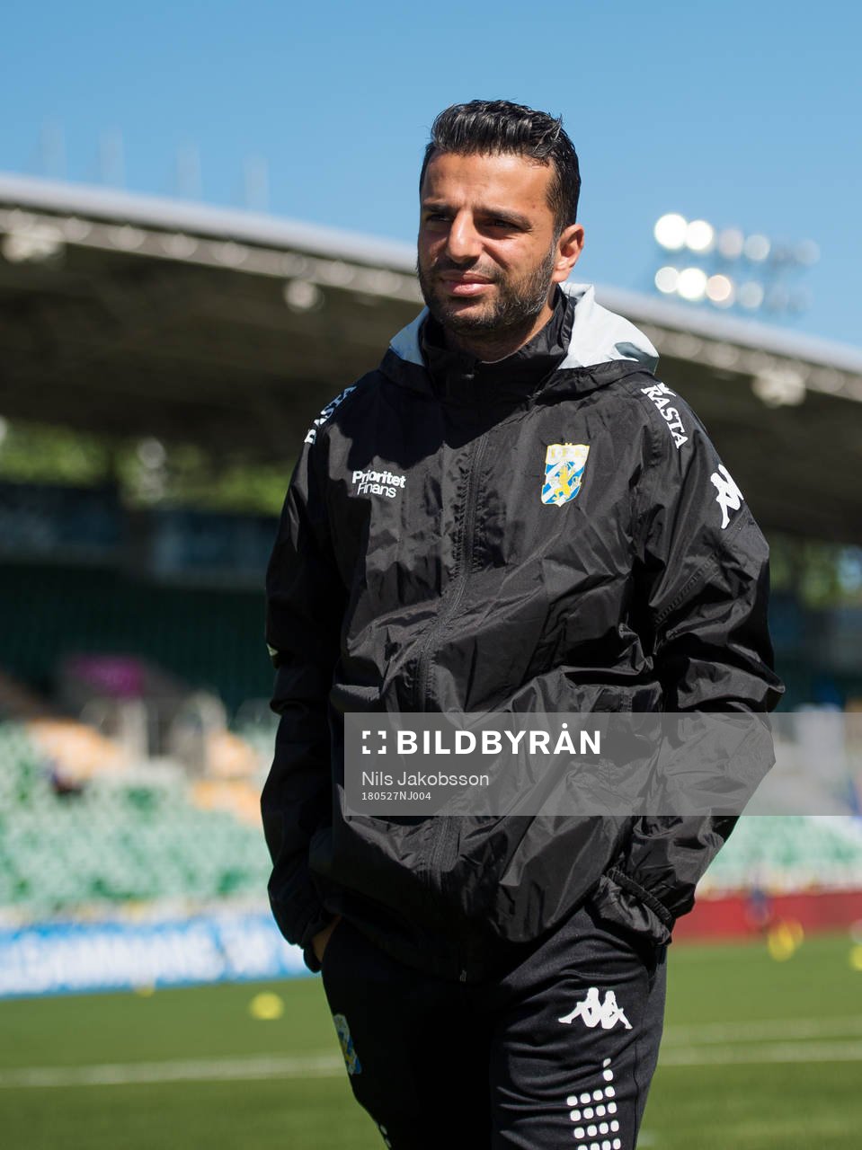 IFK Göteborgs tränare Poya Asbaghi innan fotbollsmatchen