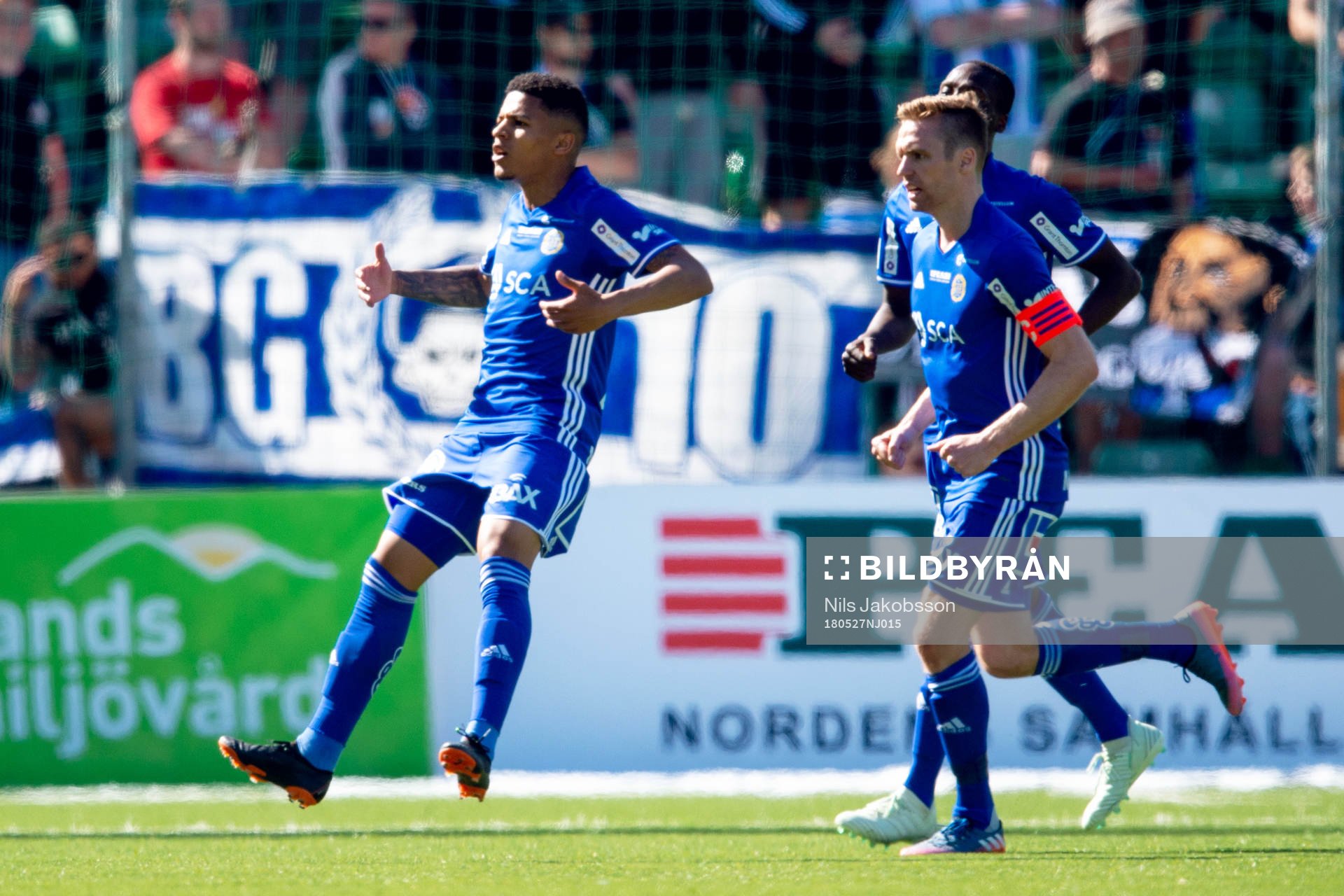 Sundsvalls Romain Gall jublar efter 1-0 under fotbollsmatchen i Allsvenskan mellan GIF Sundsvall och IFK Göteborg den 27 maj 2018 i Sundsvall.