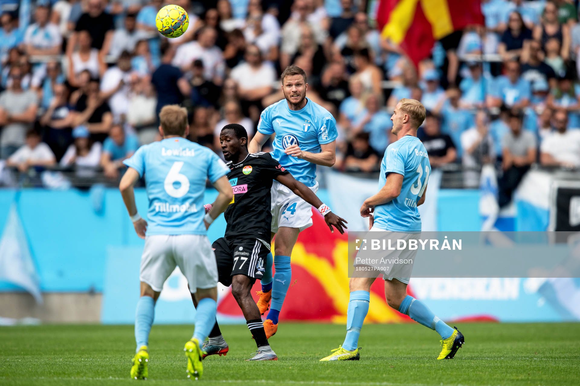 Malmö FFs Lasse Nielsen och Dalkurds Mohamed Buya Turay