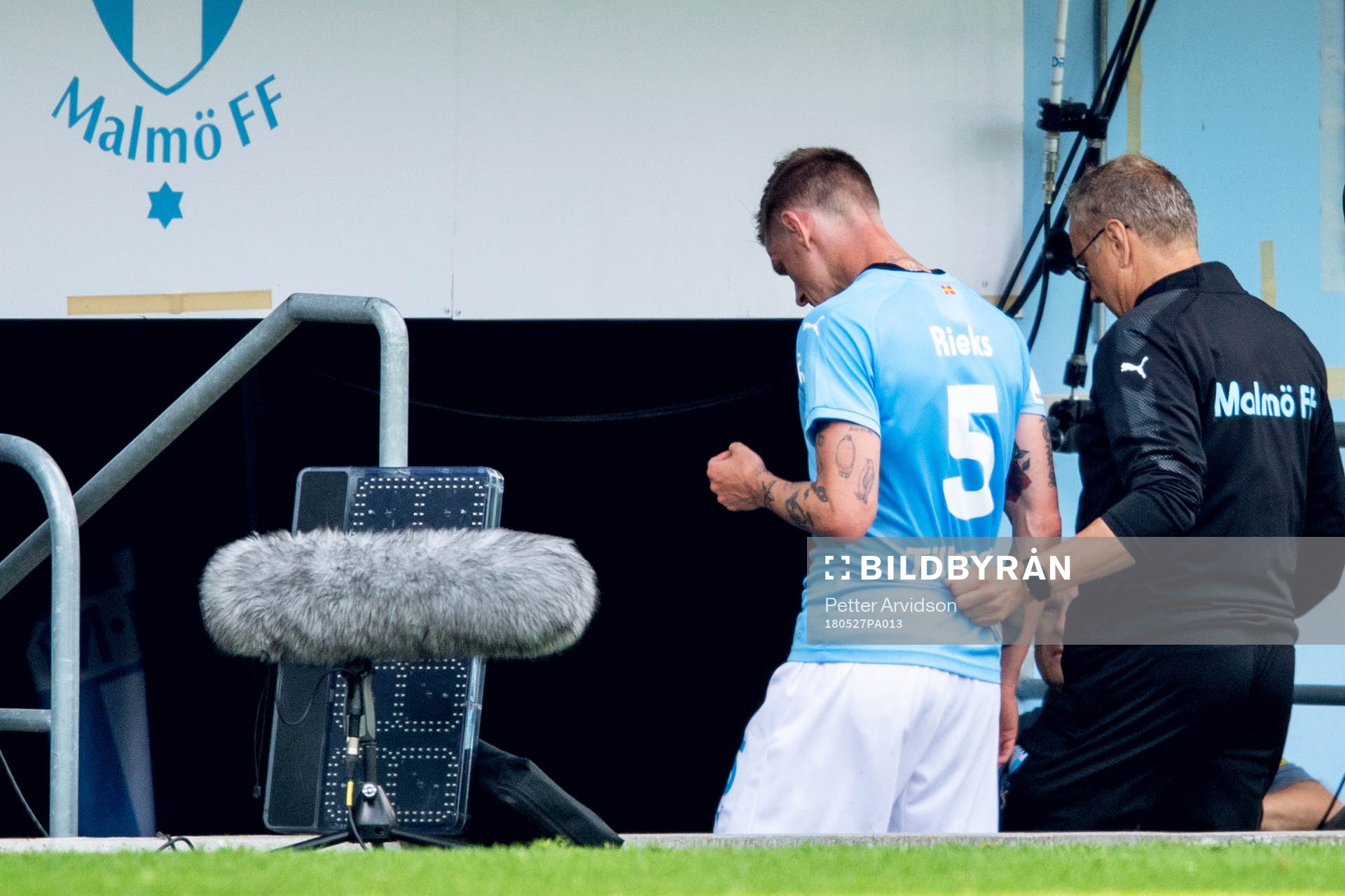 Malmö FFs Sören Rieks lämnar planen