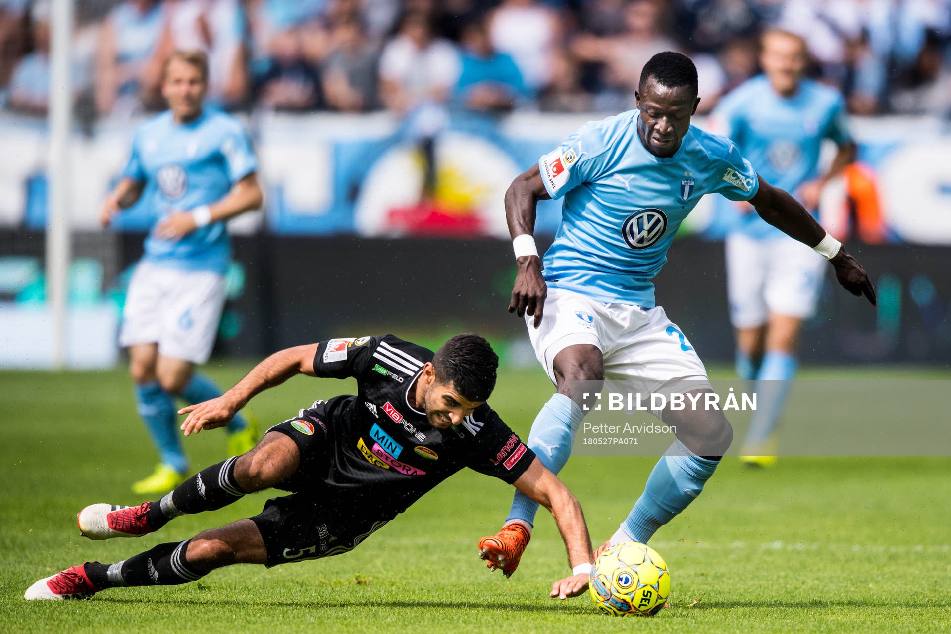 Malmö FFs Bonke Innocent och Dalkurds Rewan Amin