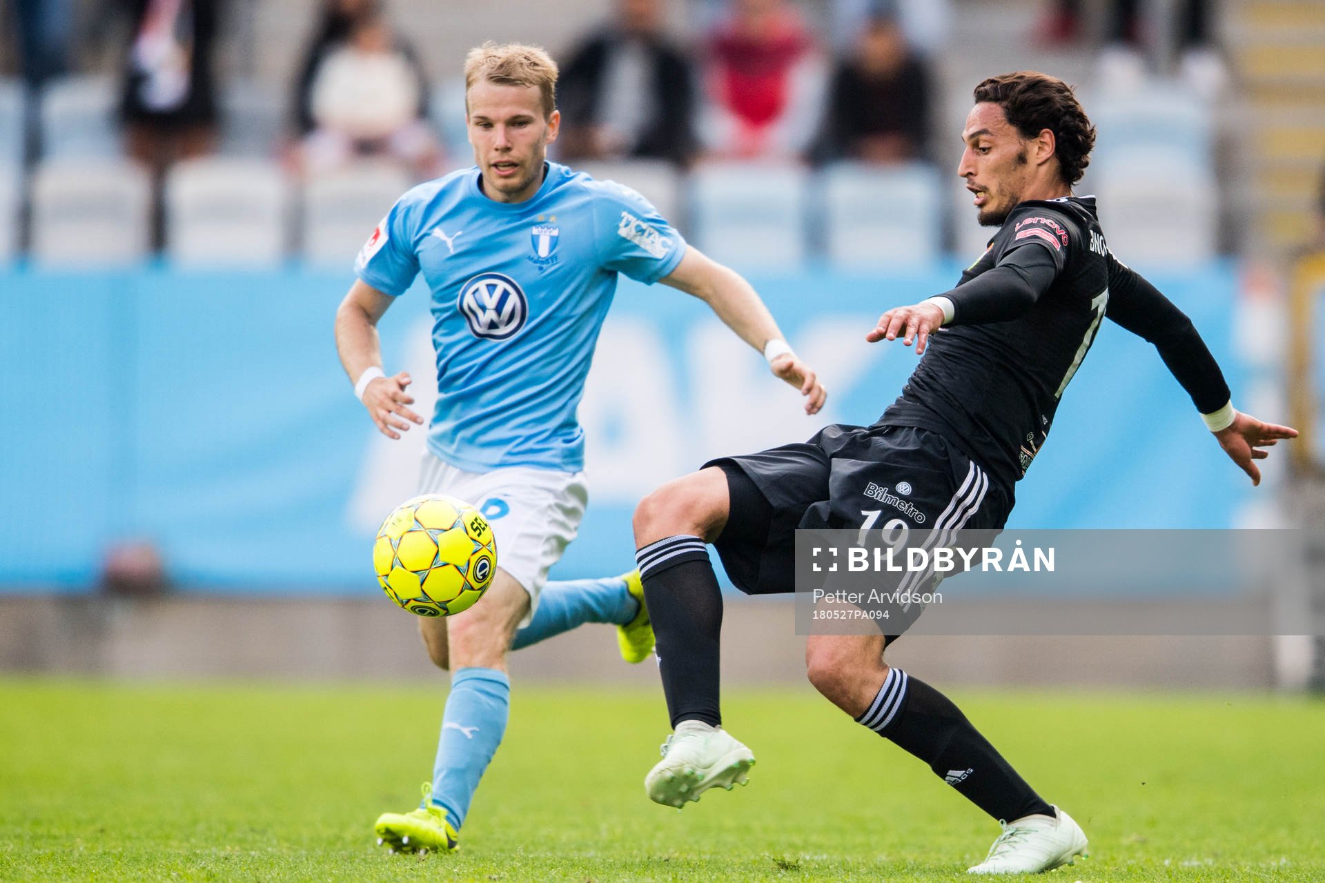 Malmö FFs Oscar Lewicki och Dalkurds Younes Bnou Marzouk