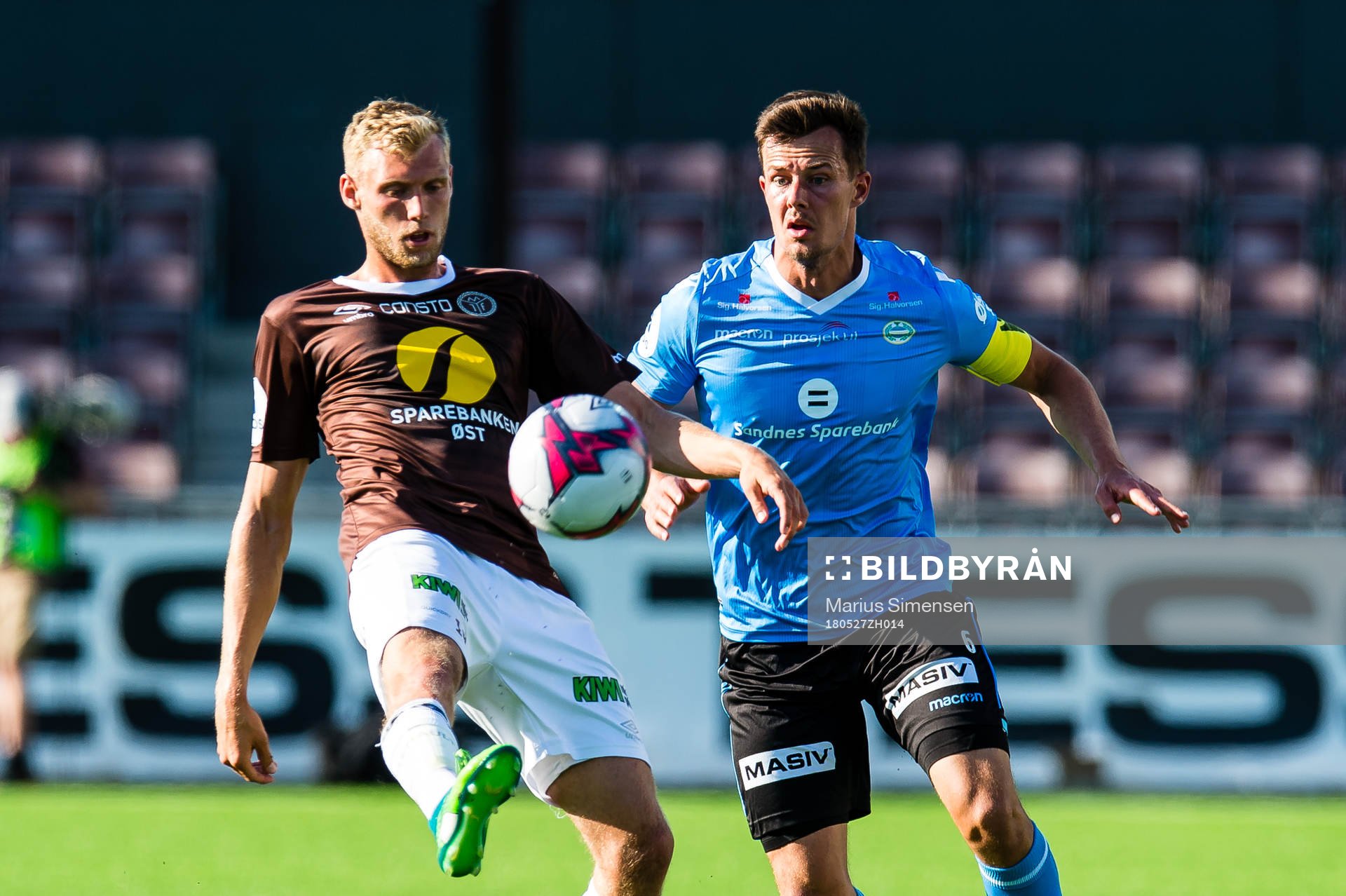 Jonathan Lindseth of Mjøndalen and Niels Vorthoren of