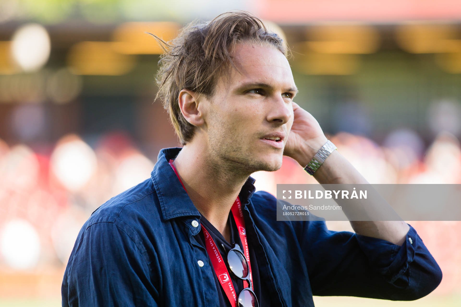 Albin Ekdal grinar illa