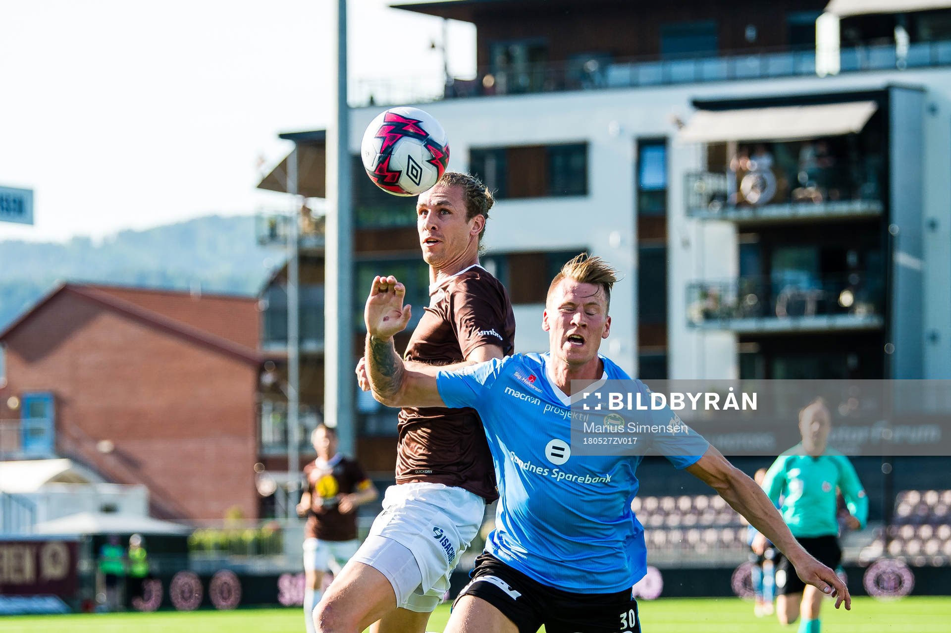 Quint Arie Jansen of Mjøndalen and Kent Håvard Eriksen of
