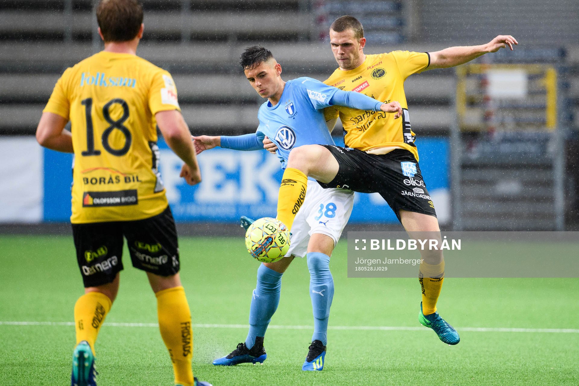 Elfsborgs Jesper Manns och Malmö FF´s Laorent Shabani
