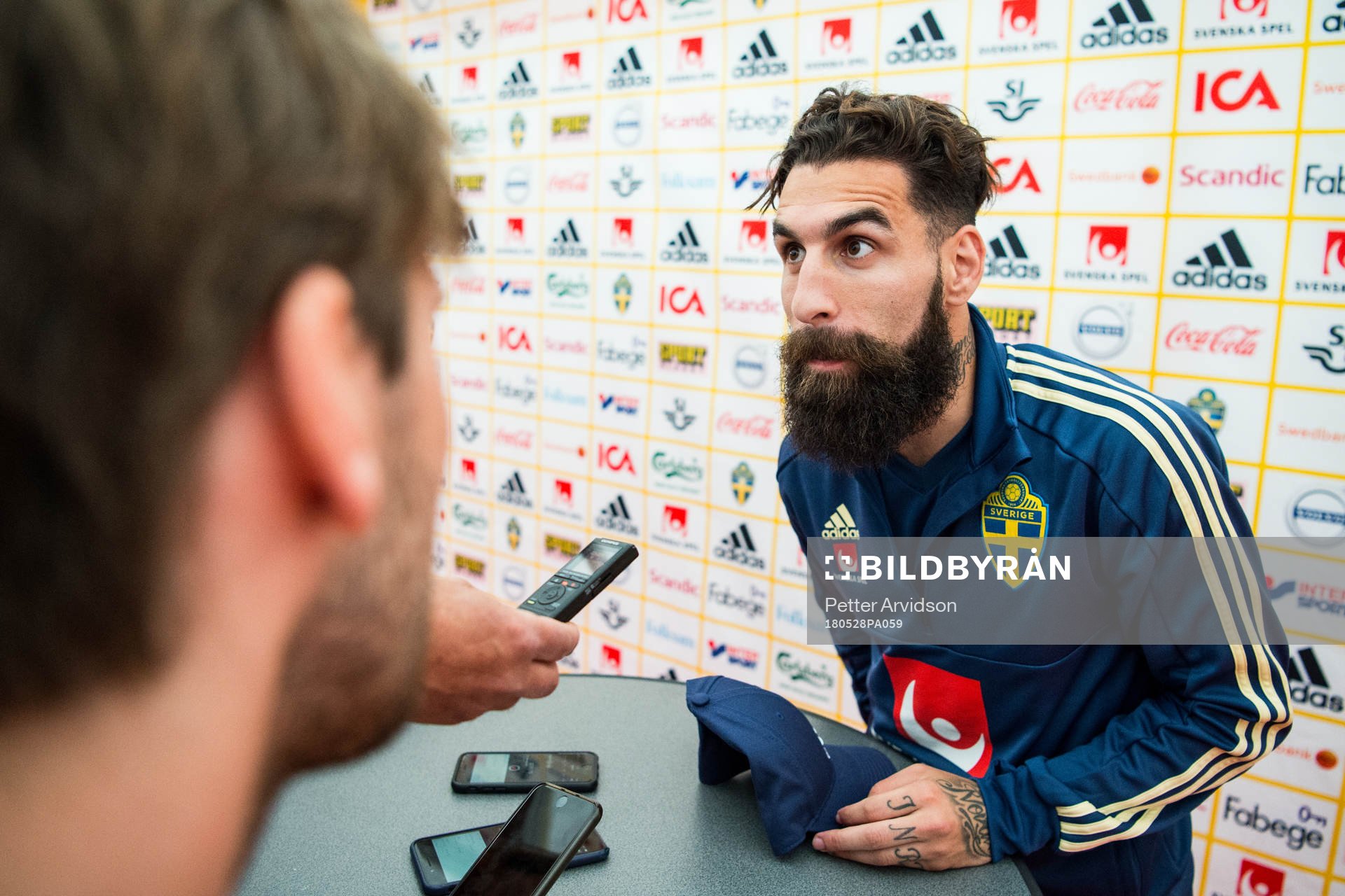 Jimmy Durmaz i mixed zone