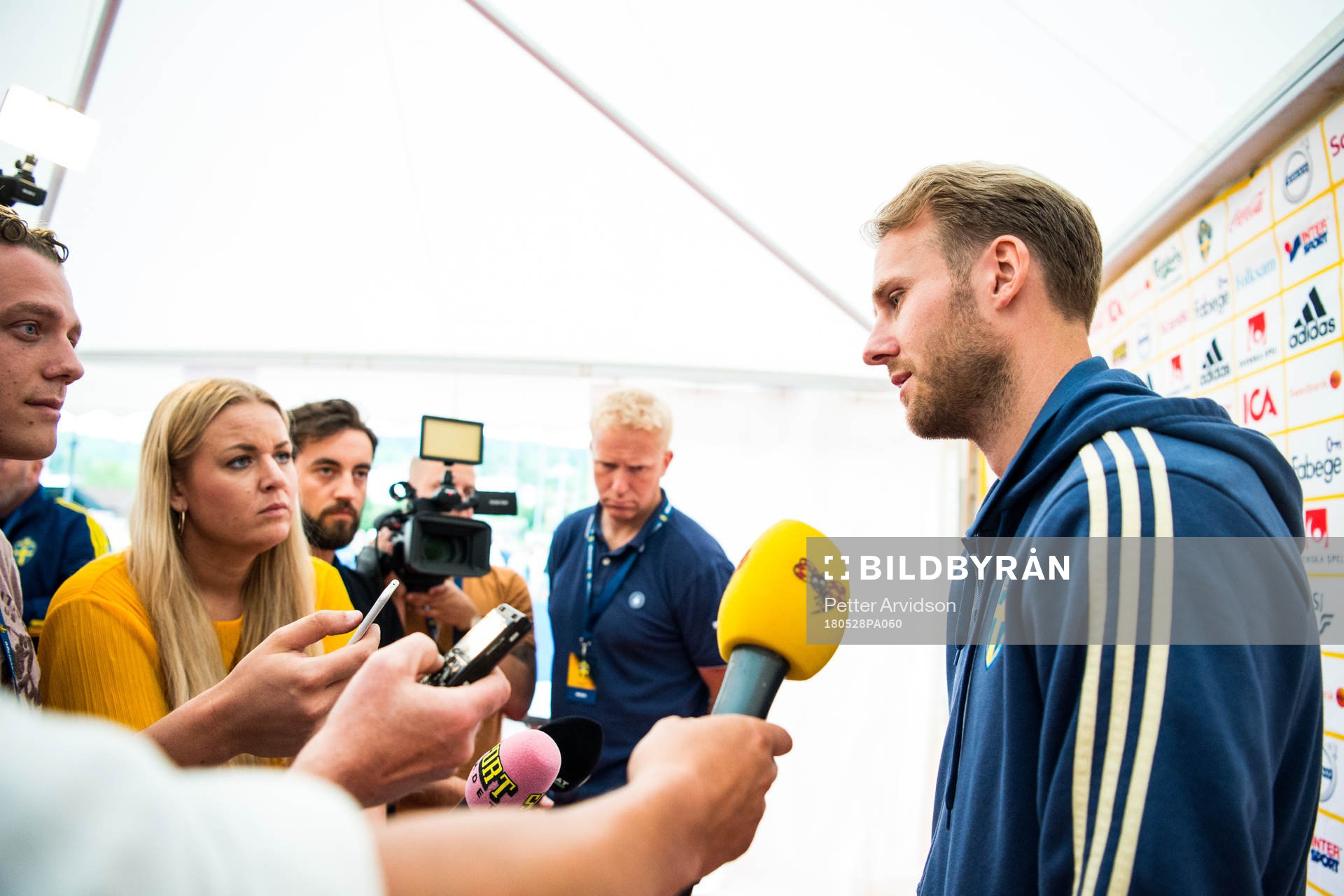 Ola Toivonen i mixed zone