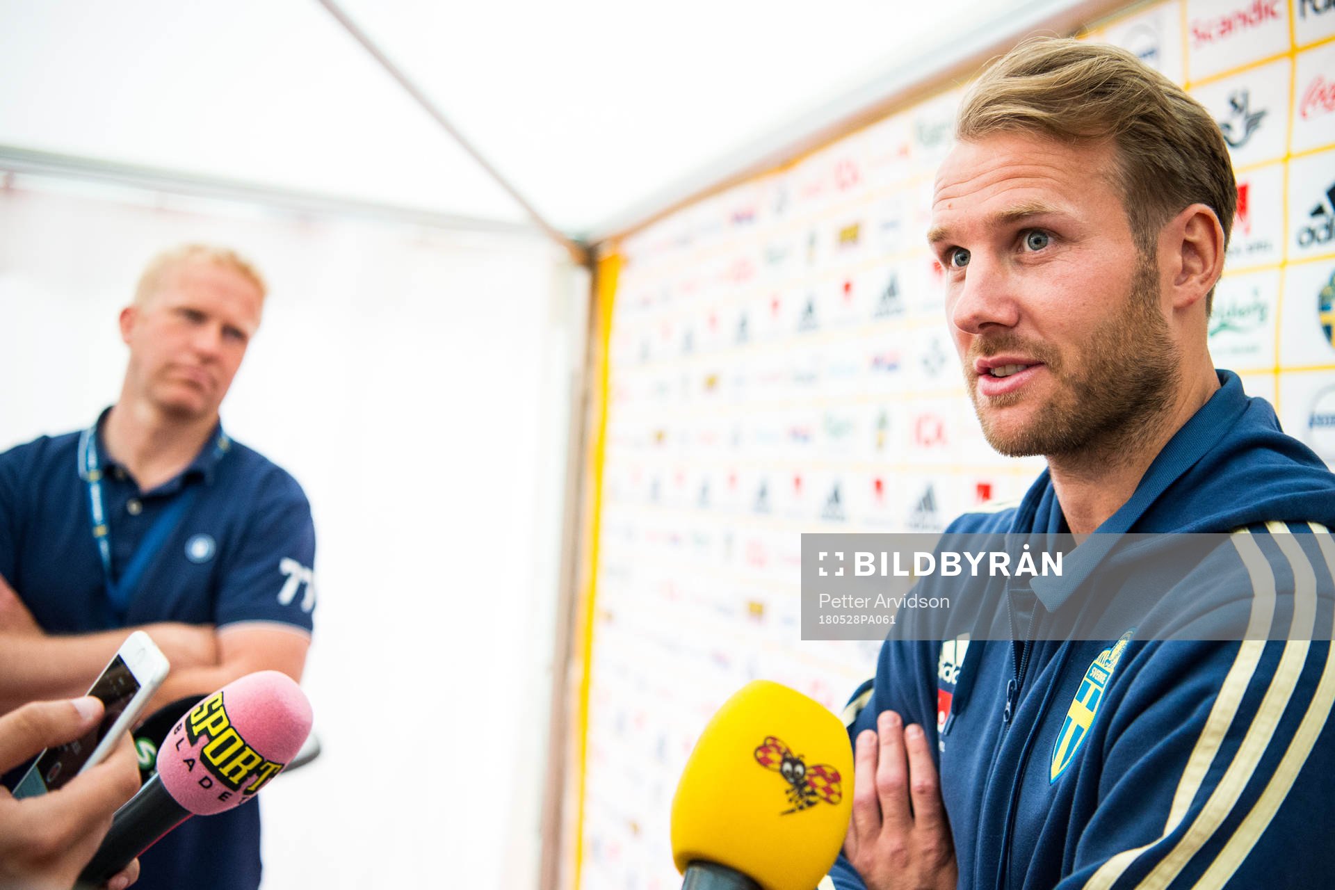 Ola Toivonen i mixed zone