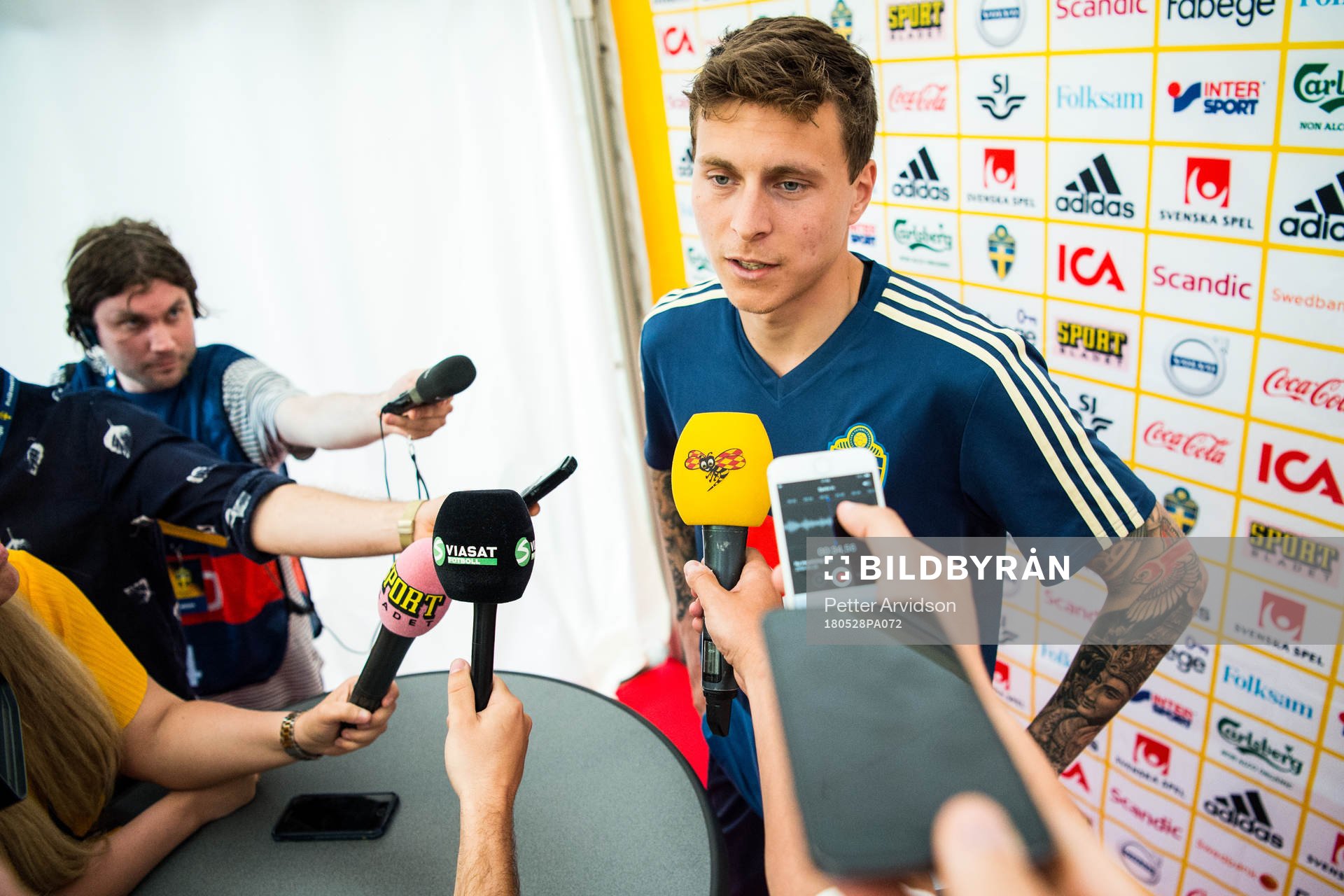 Victor Nilsson Lindelöf i mixed zone