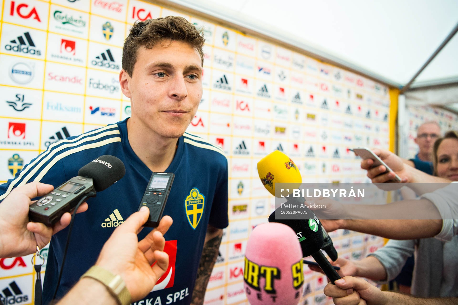 Victor Nilsson Lindelöf i mixed zone