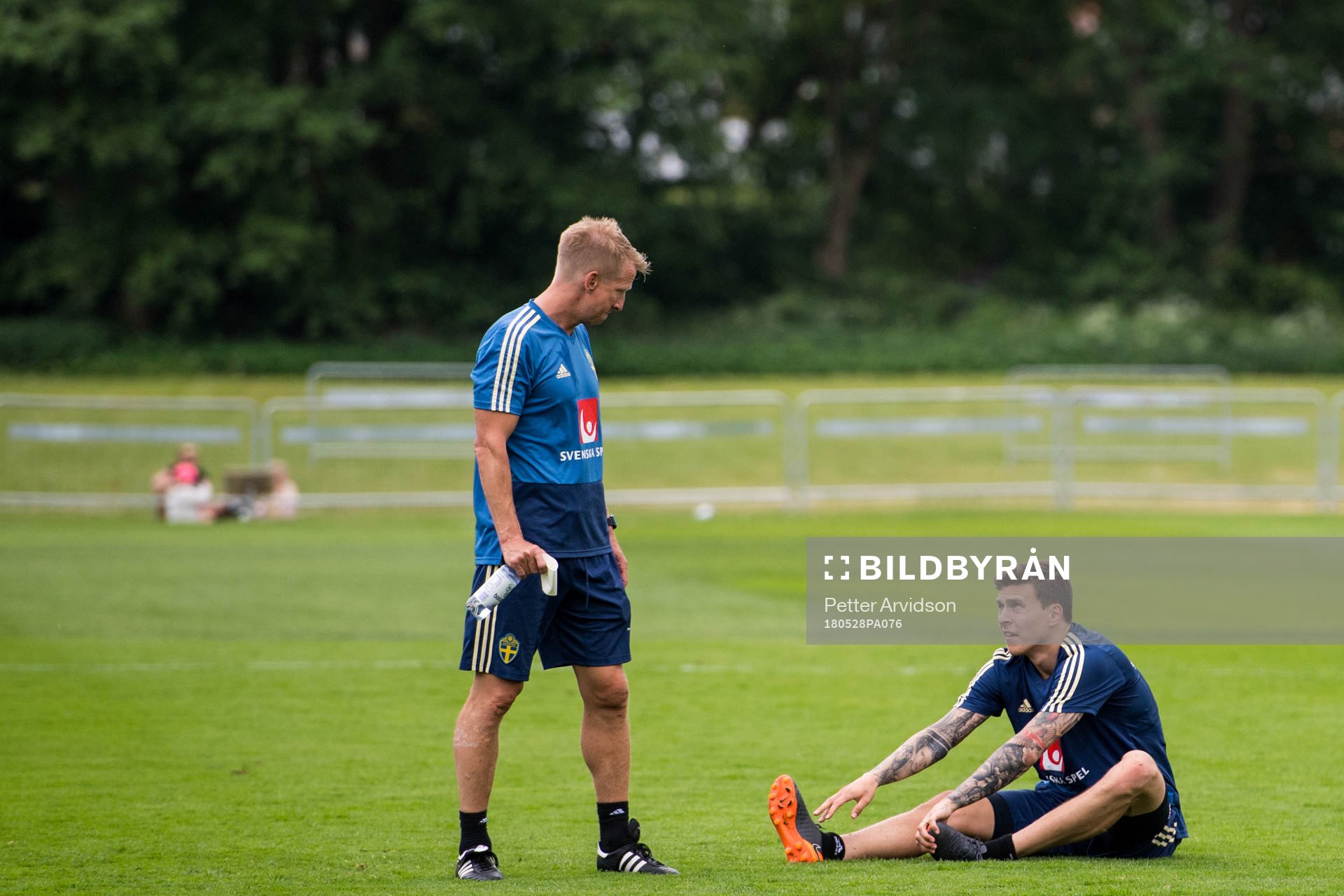 Fredrik Larsson, sjukgymnast och Victor Nilsson Lindelöf