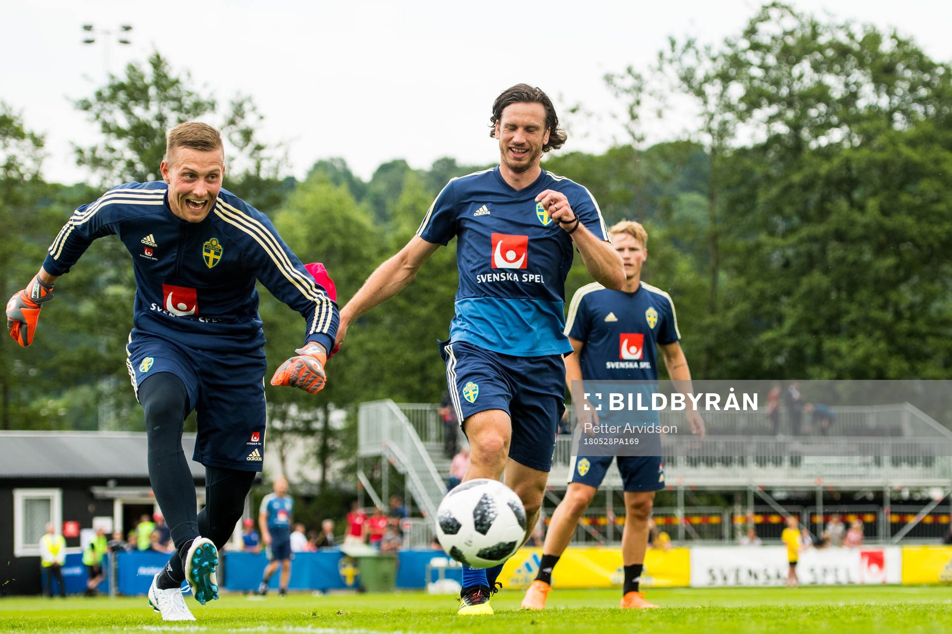 Målvakt Karl-Johan Johnsson och Gustav Svensson