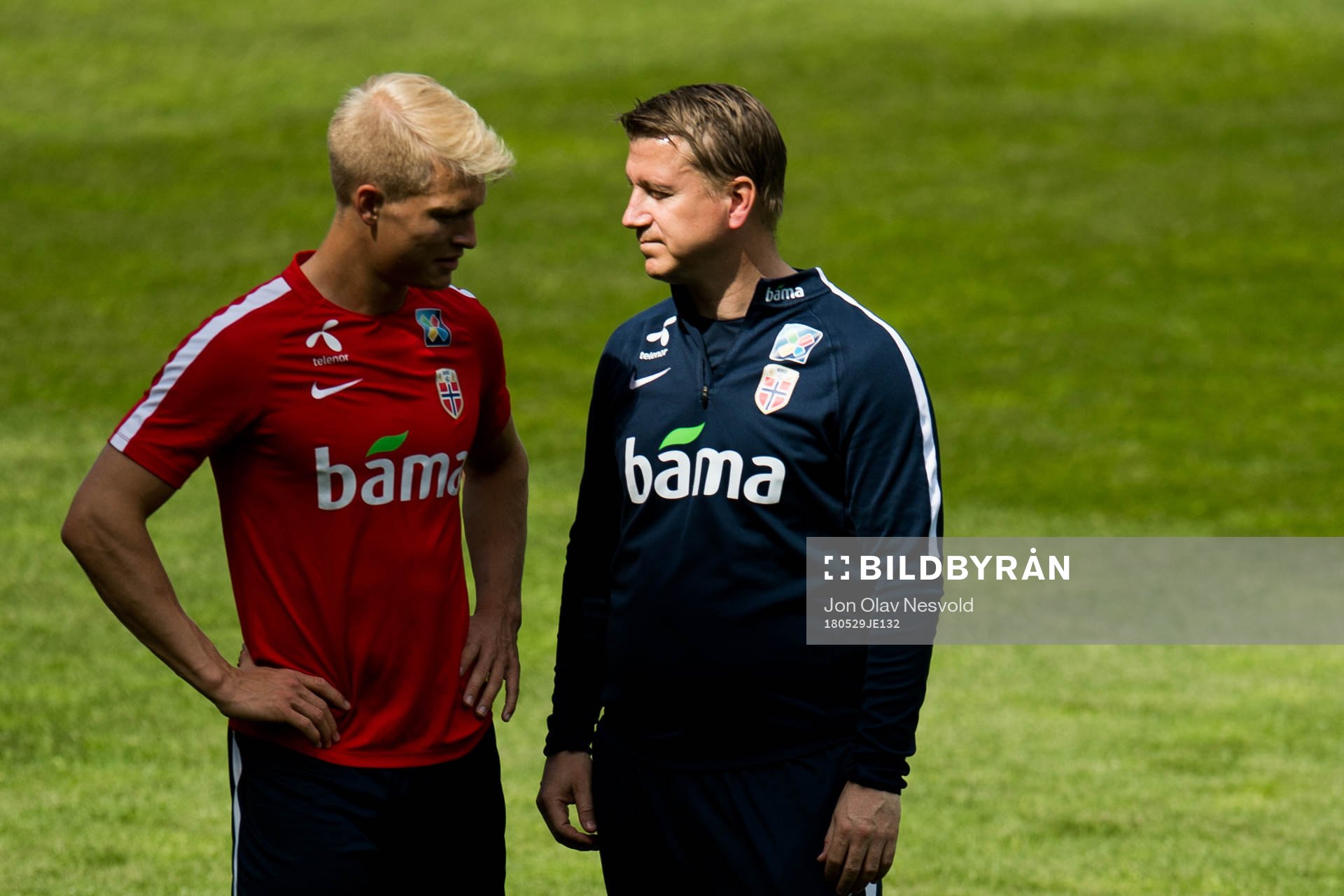 Andreas Hanche-Olsen of Norway and Leif Gunnar Smerud, U21