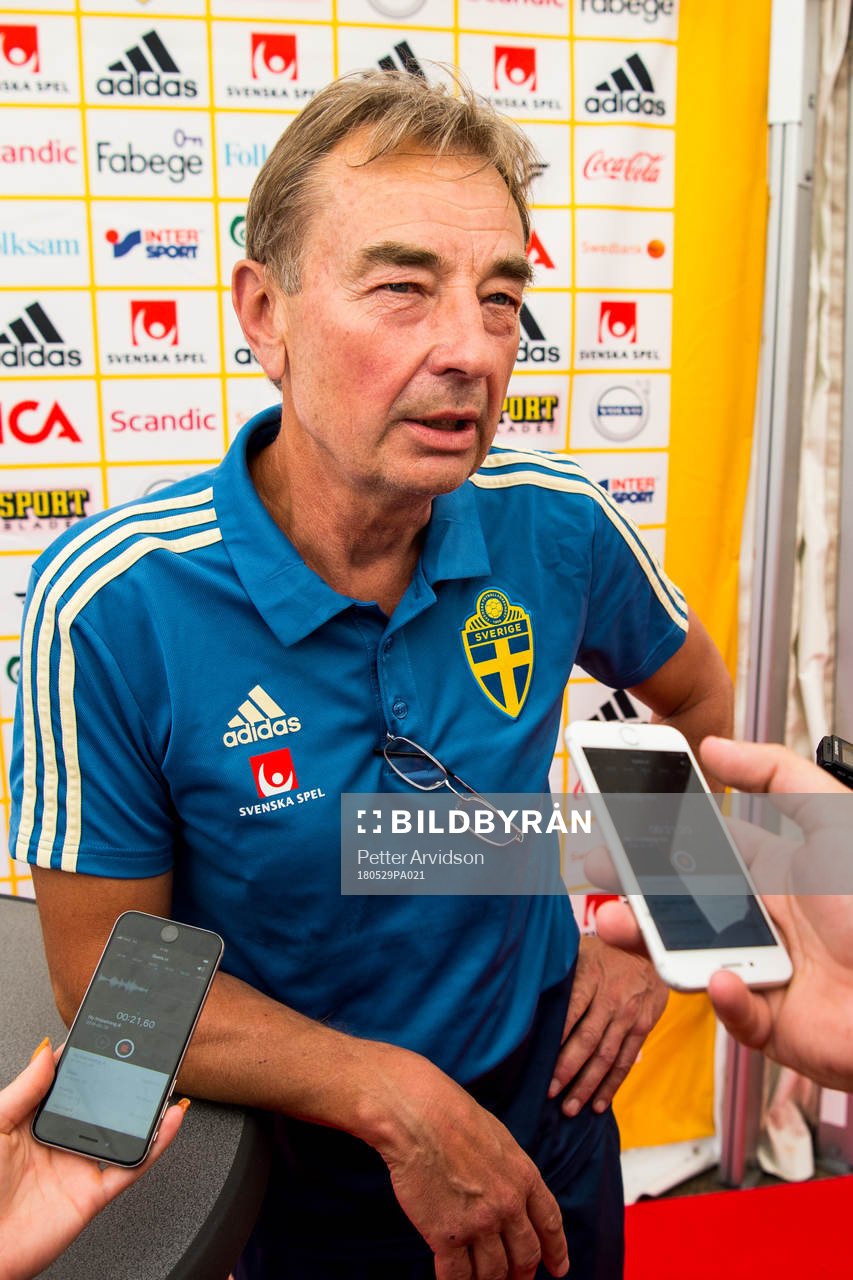 Bevakare Tom Prahl i mixed zone