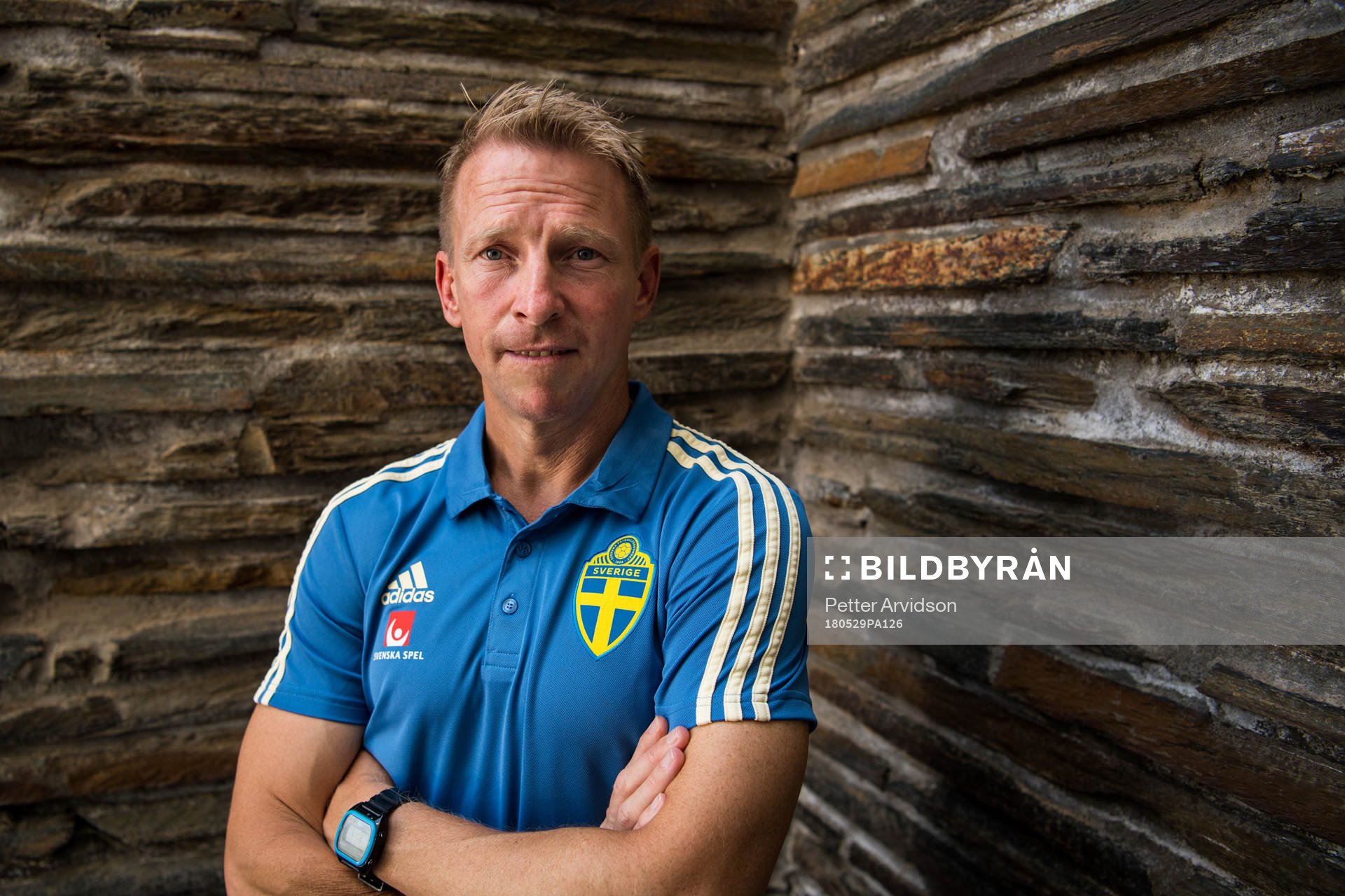 Fredrik Larsson, sjukgymnast poserar för ett porträtt under en pressträff med ledarstaben i Sveriges fotbollslandslag den 29 maj 2018 i Båstad.