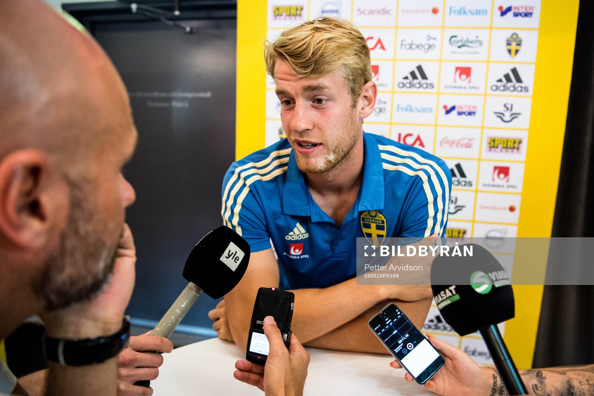 Filip Helander i mixed zone