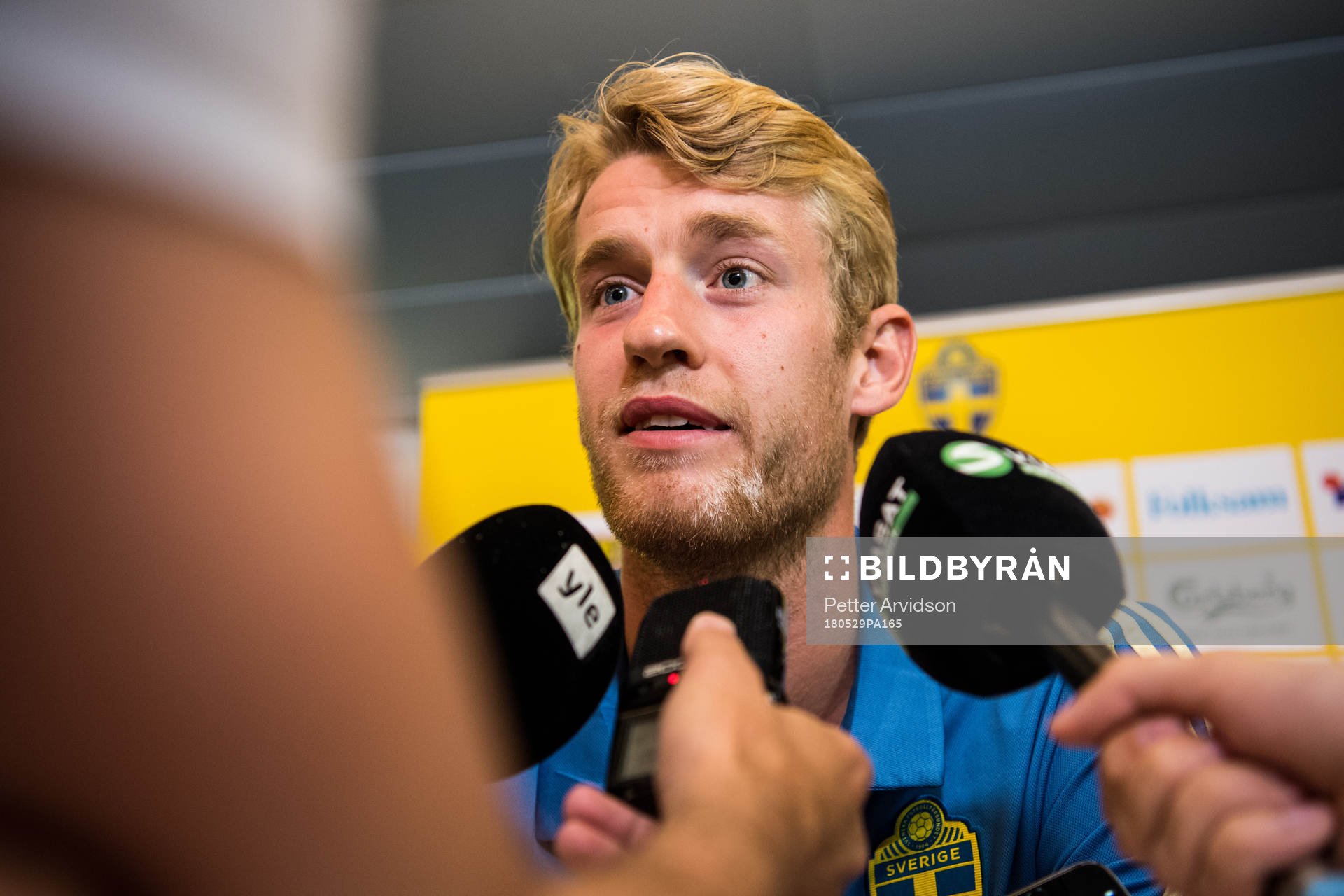 Filip Helander i mixed zone