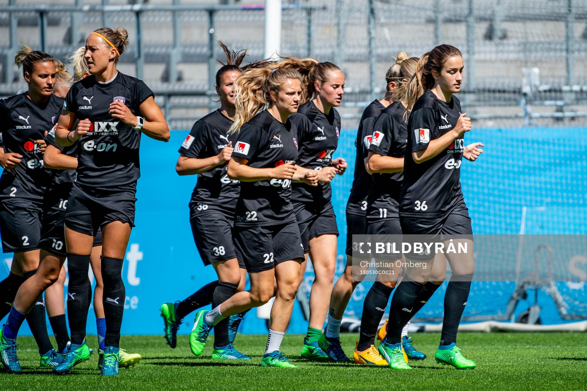 Sanne Troelsgaard Nielsen, Fiona Brown och Edina Filekovic