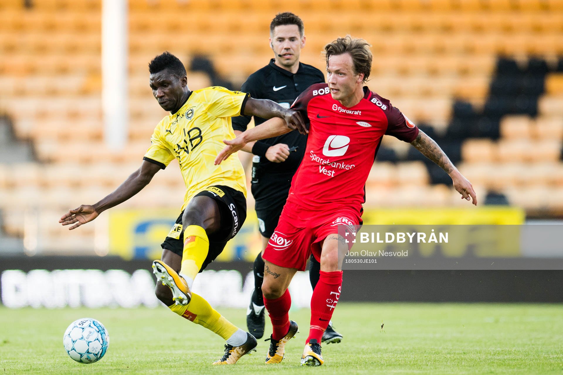 Ifeanyi Mathew of Lillestrøm and Fredrik Haugen of Brann