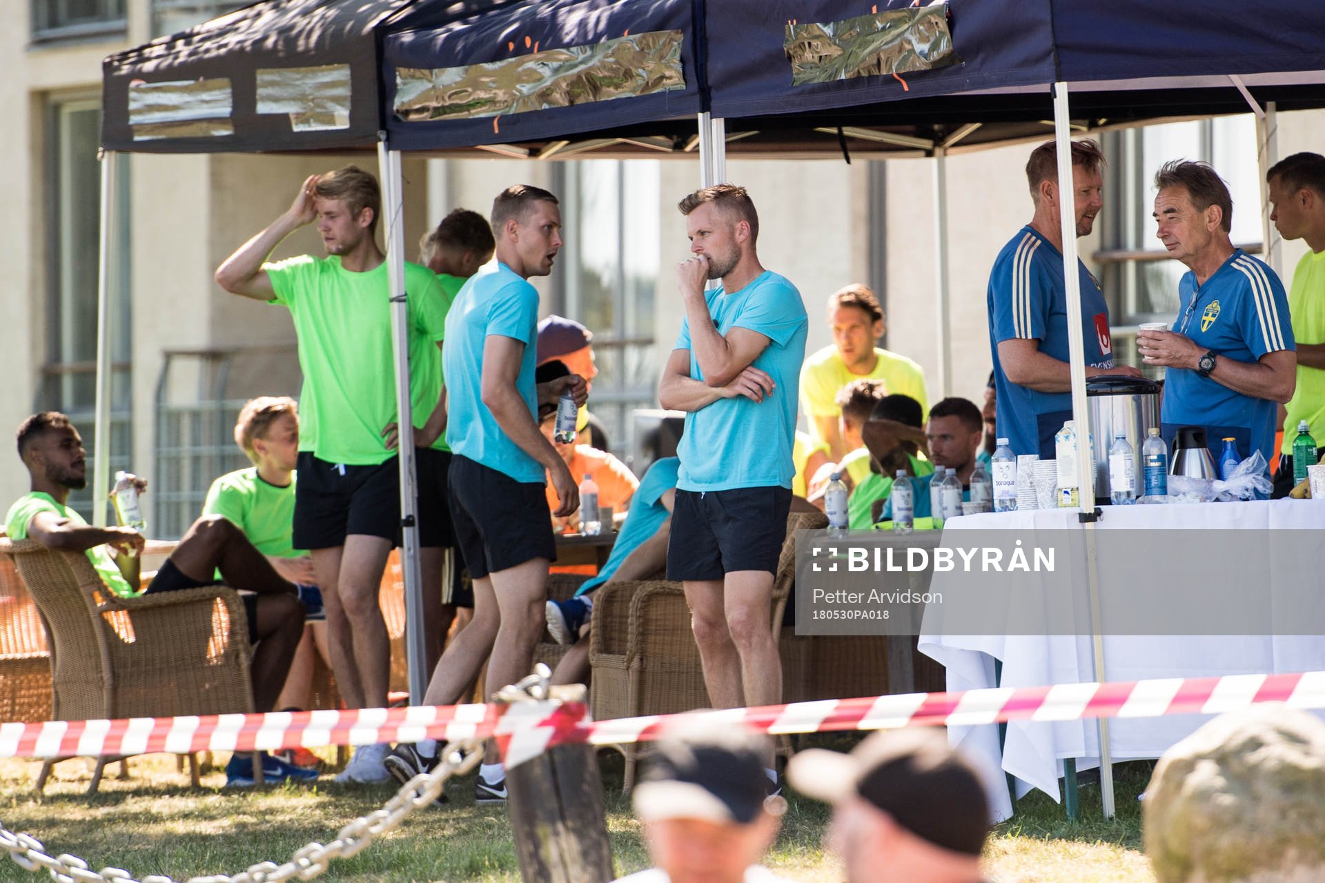 Filip Helander, målvakt Karl-Johan Johnsson och Sebastian