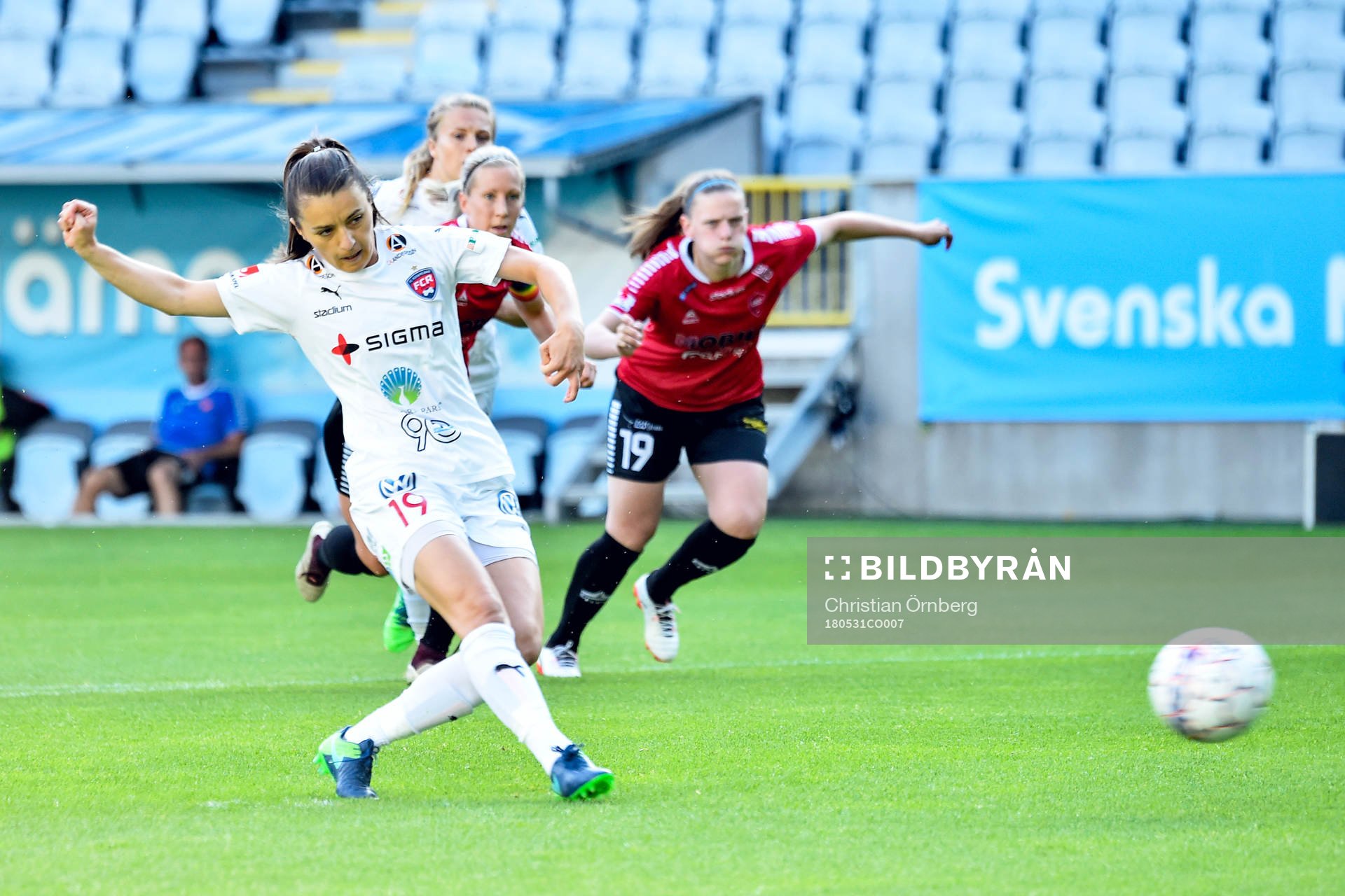 Rosengårds Iva Landeka gör 0-1 på straff