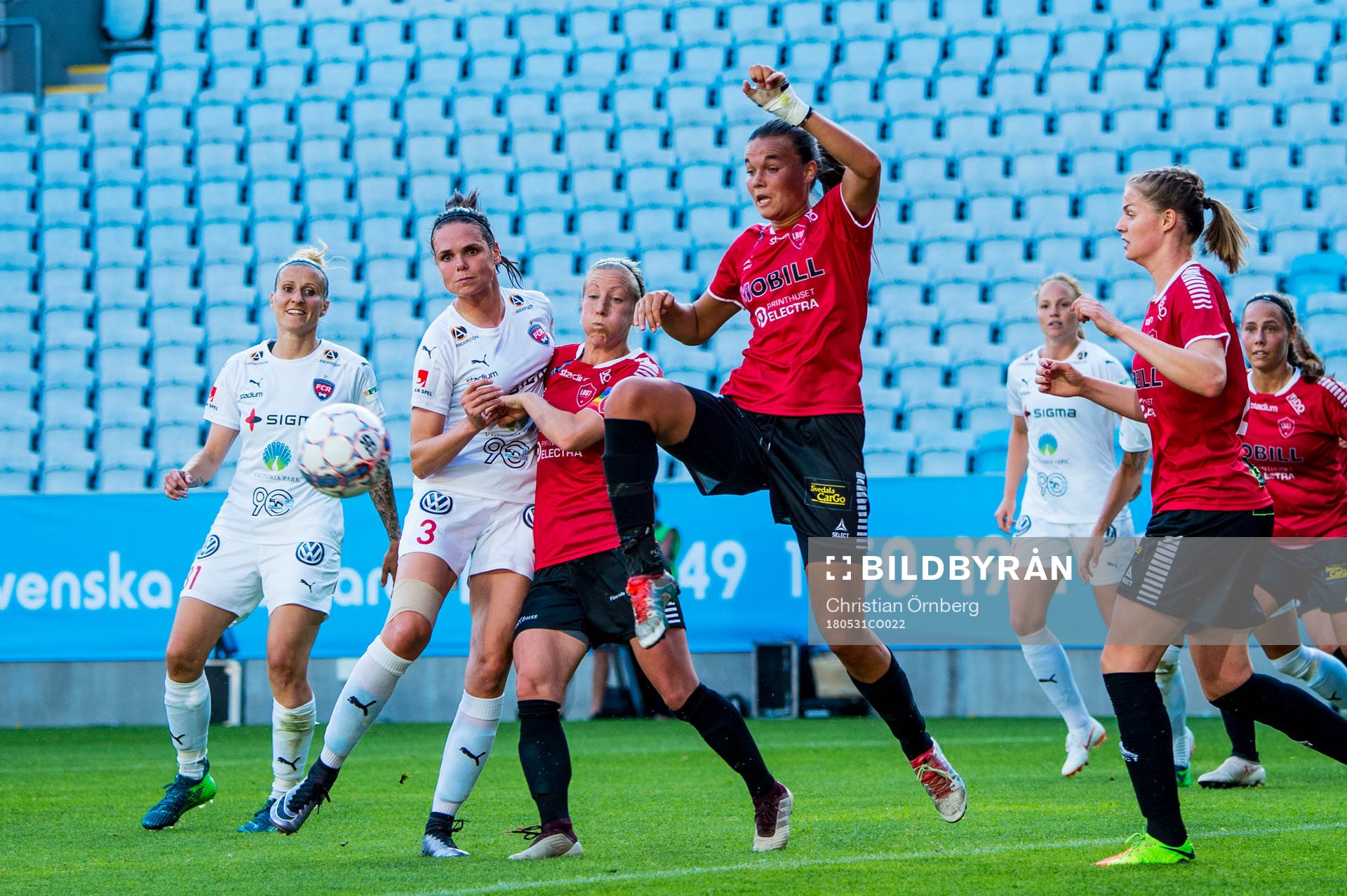Rosengårds Simone Boye Sörensen och Anja Mittag mot