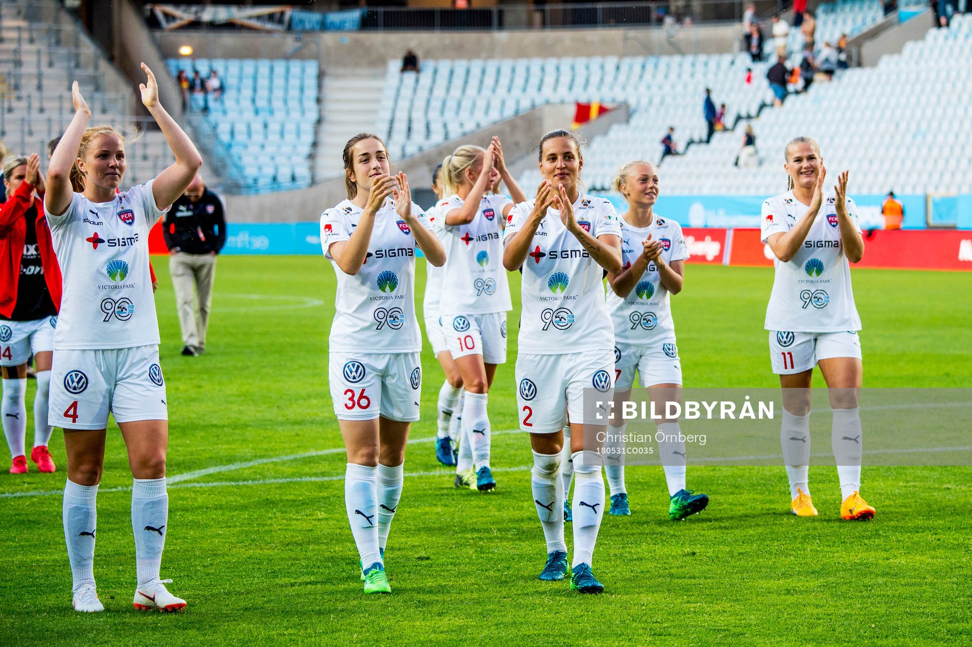 Rosengårds spelare jublar