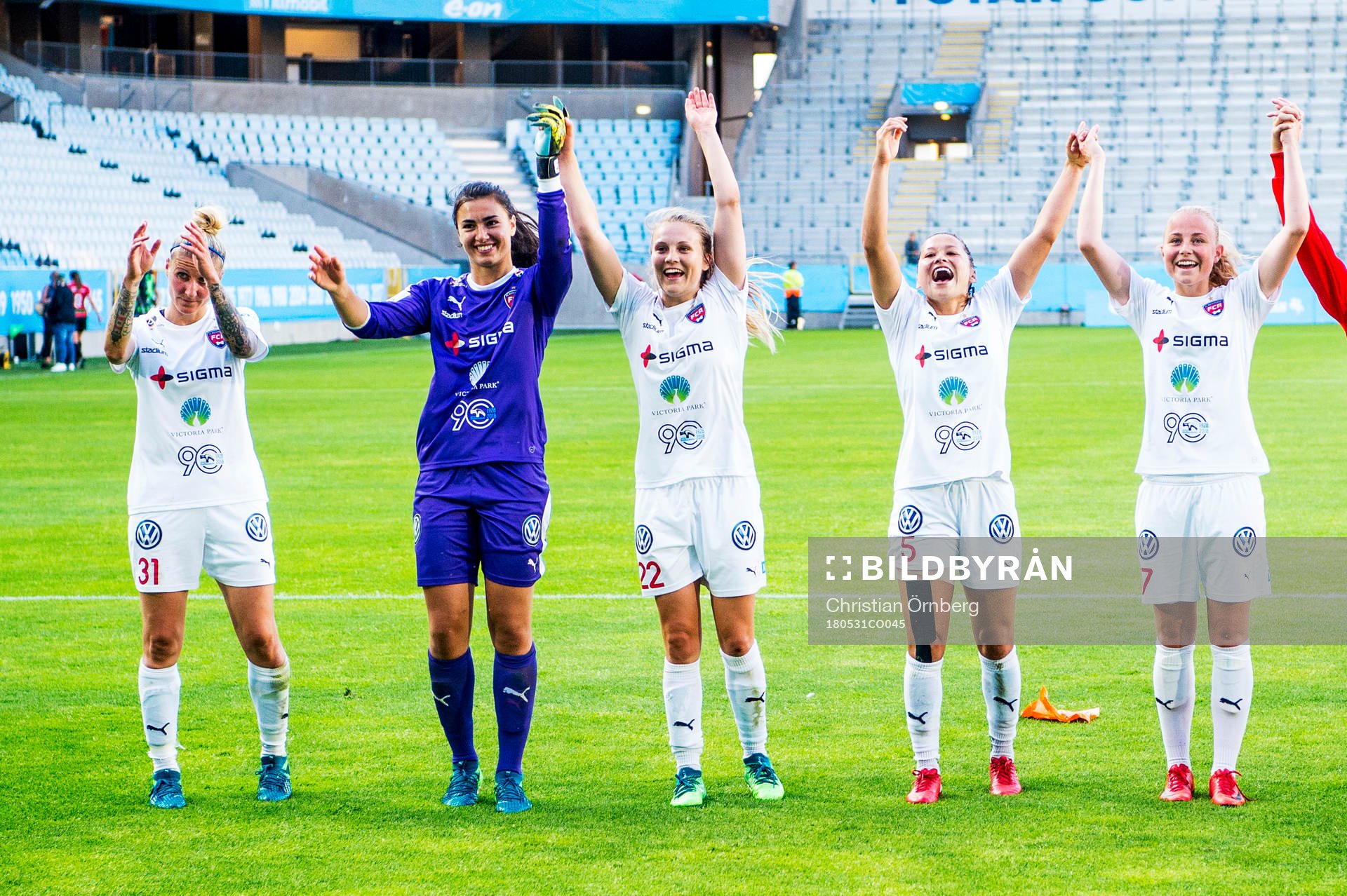 Rosengårds Anja Mittag, målvakt Zecira Musovic, Fiona
